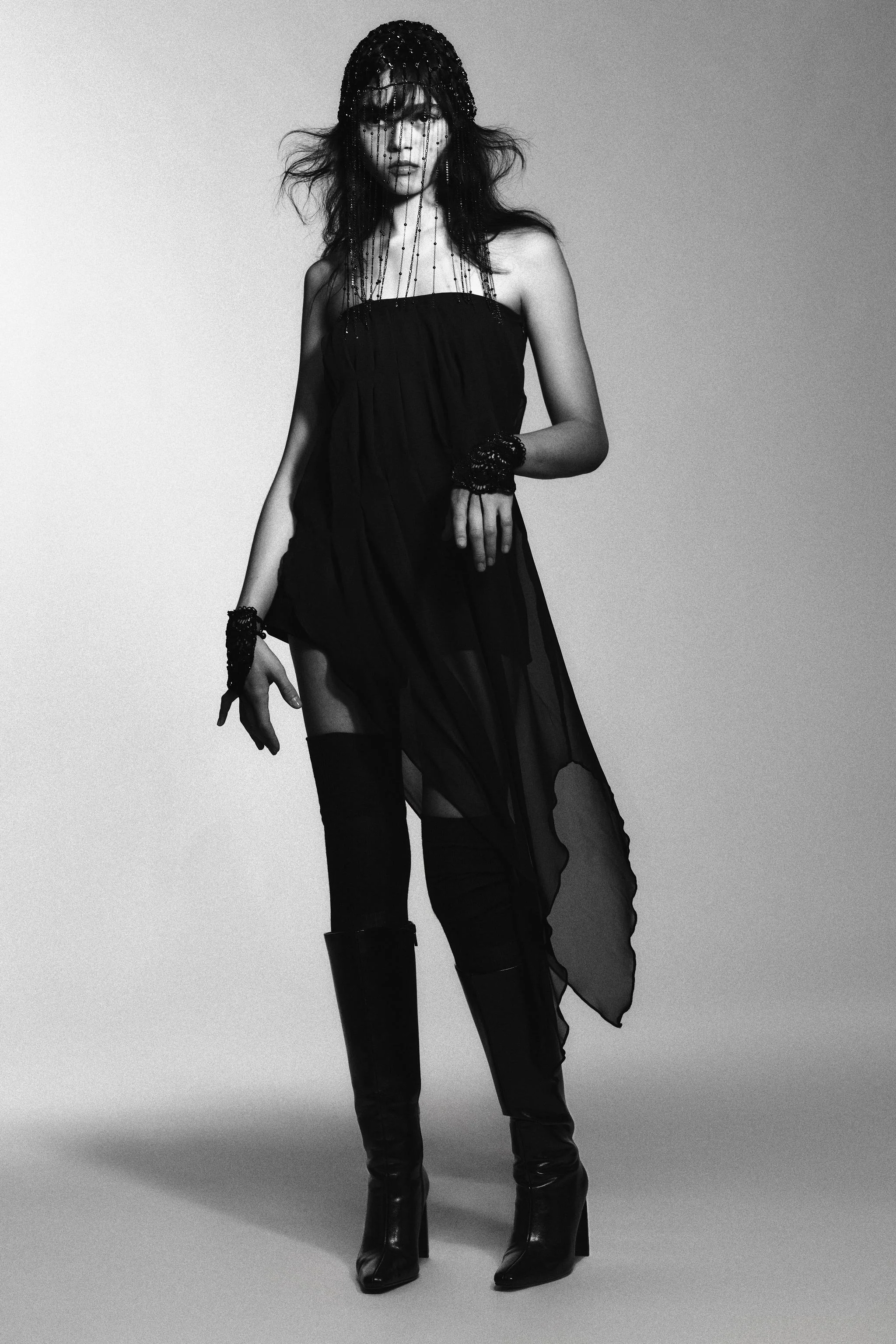 تاپ بدون بند با طرح متضاد