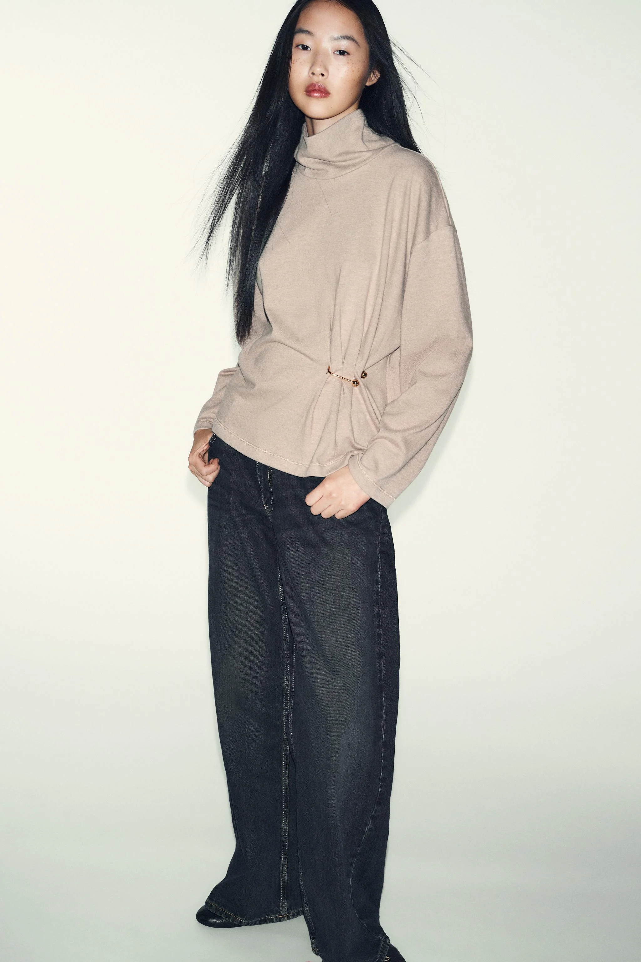 تاپ بافت نرم با تزیین فلزی