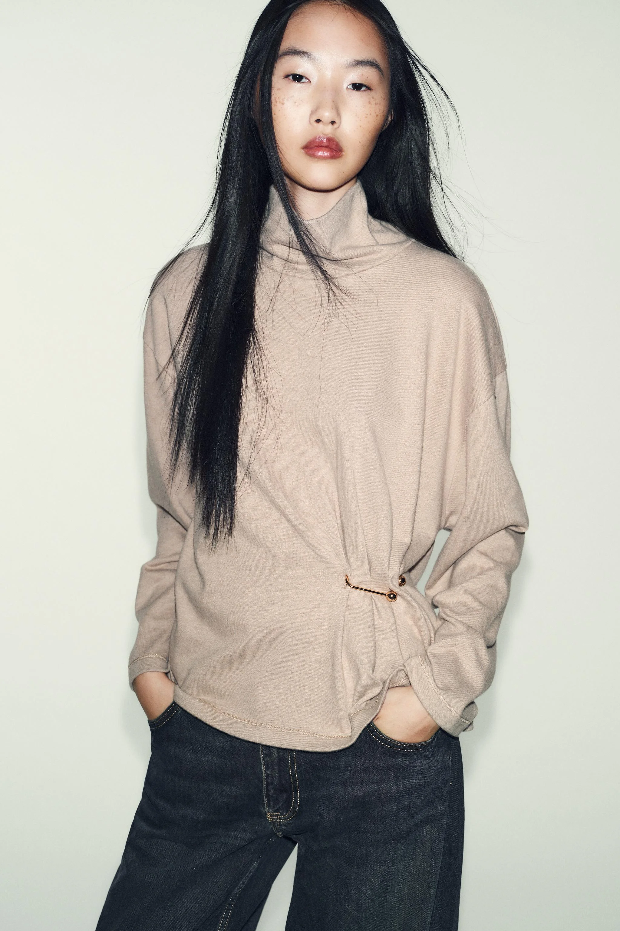 تاپ بافت نرم با تزیین فلزی