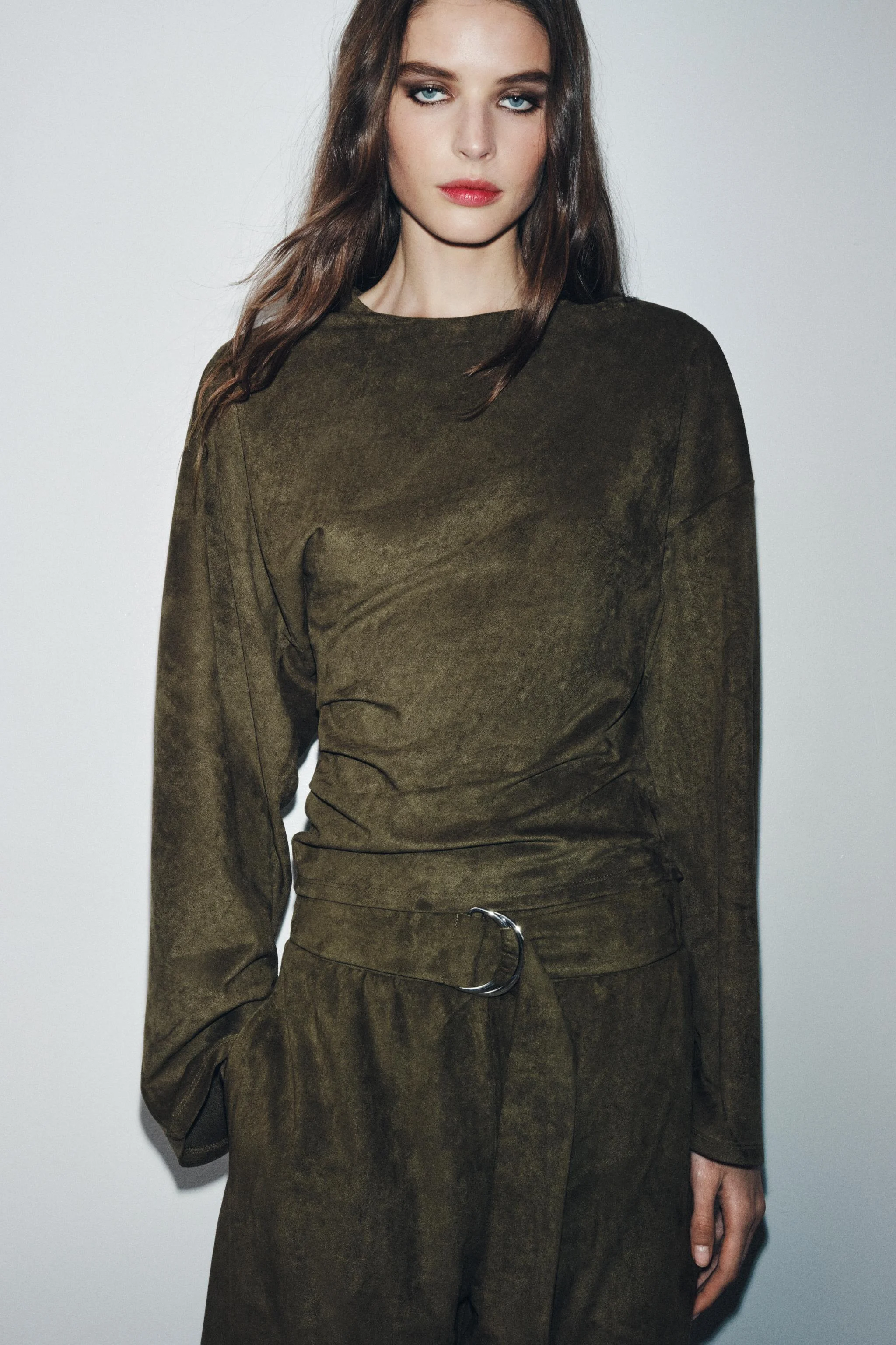 تاپ پارچه جیر مصنوعی با حالت دراپه