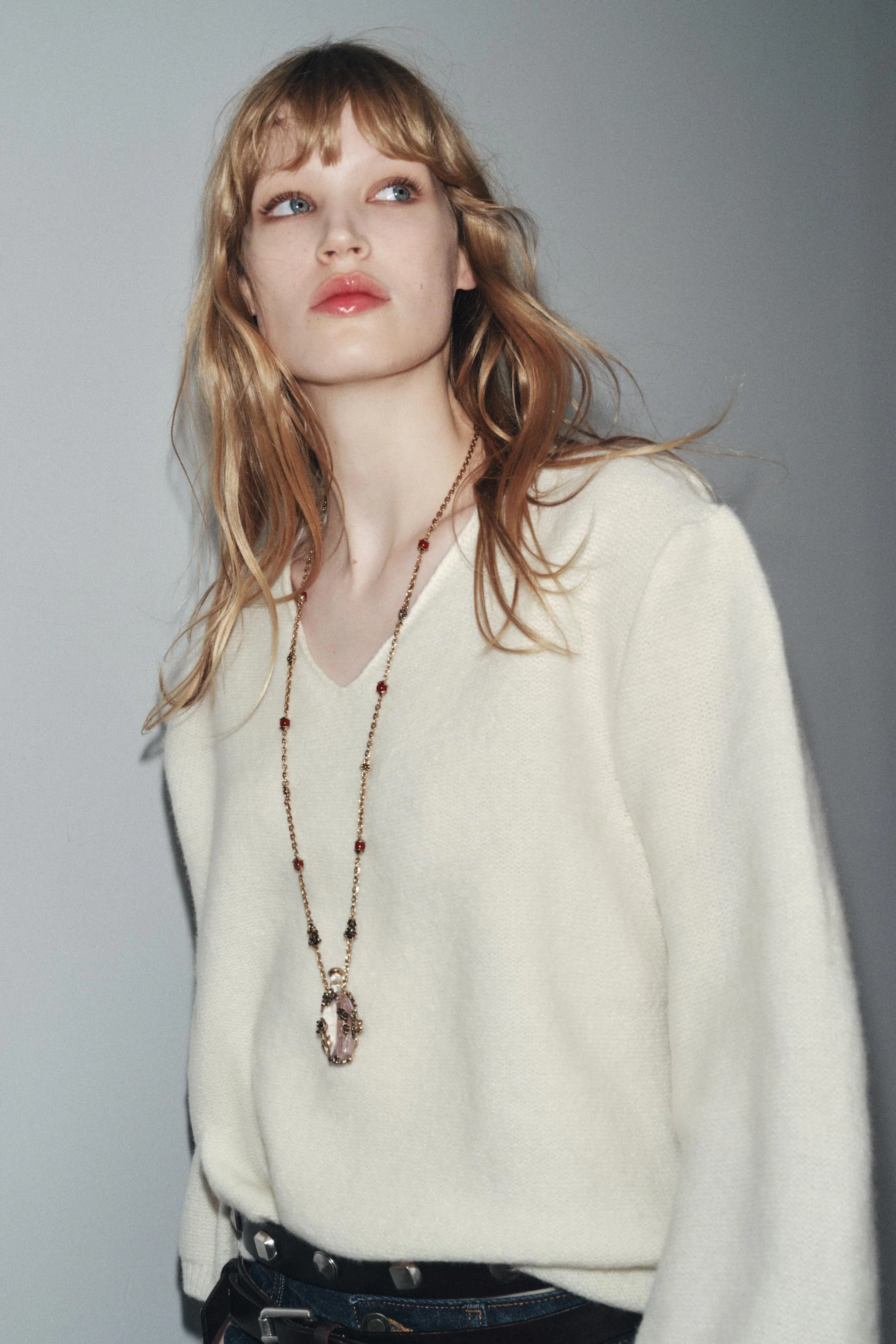 گردنبند فلزی با گل و بطری گردنبند فلزی با گل و بطری