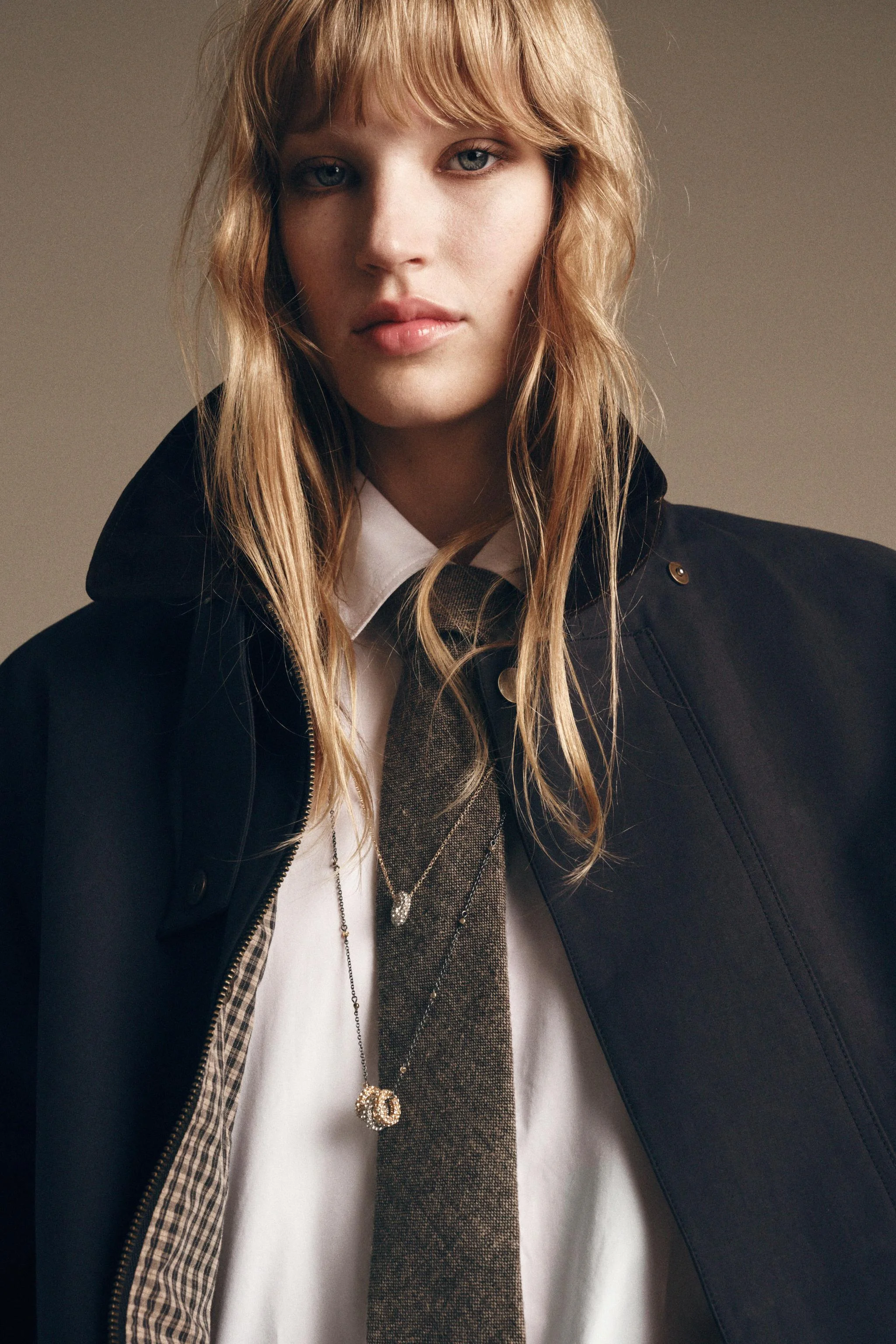 ست دو عددی گردنبند فلزی با تزئینات براق ست دو عددی گردنبند فلزی با تزئینات براق