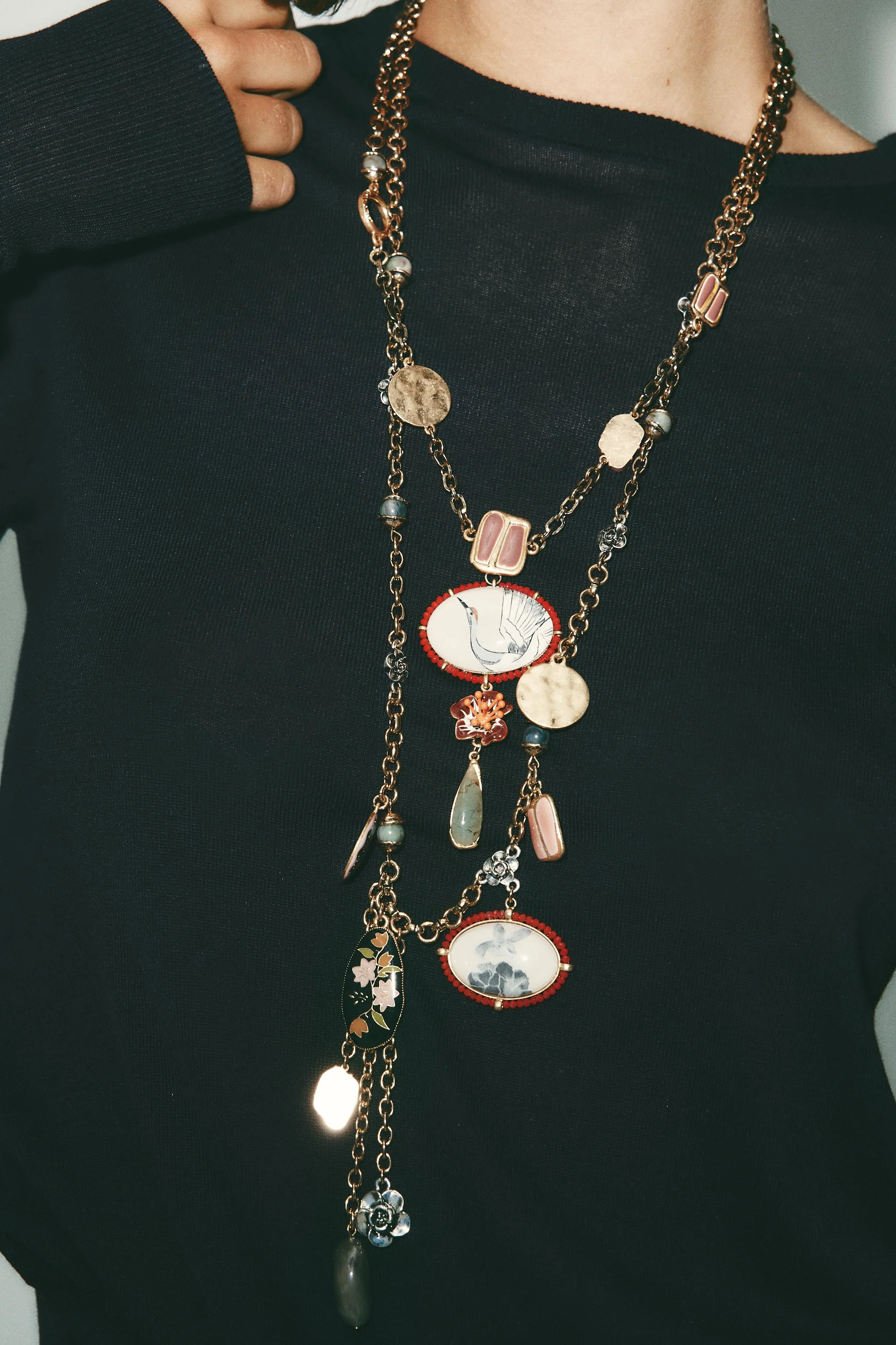 ست دو عددی گردنبند با آویزهای رزینی