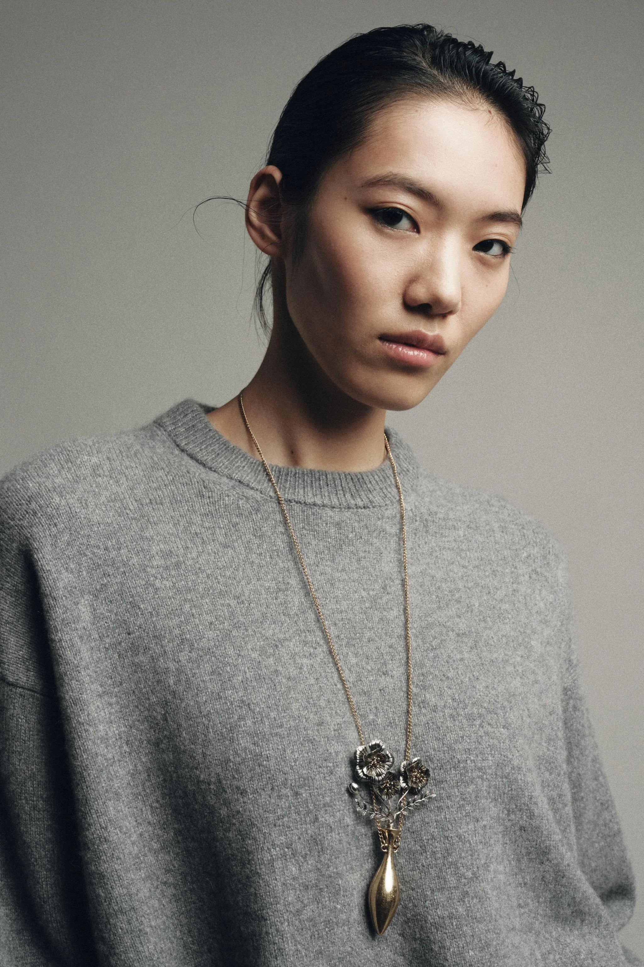 گردنبند گل فلزی گردنبند گل فلزی