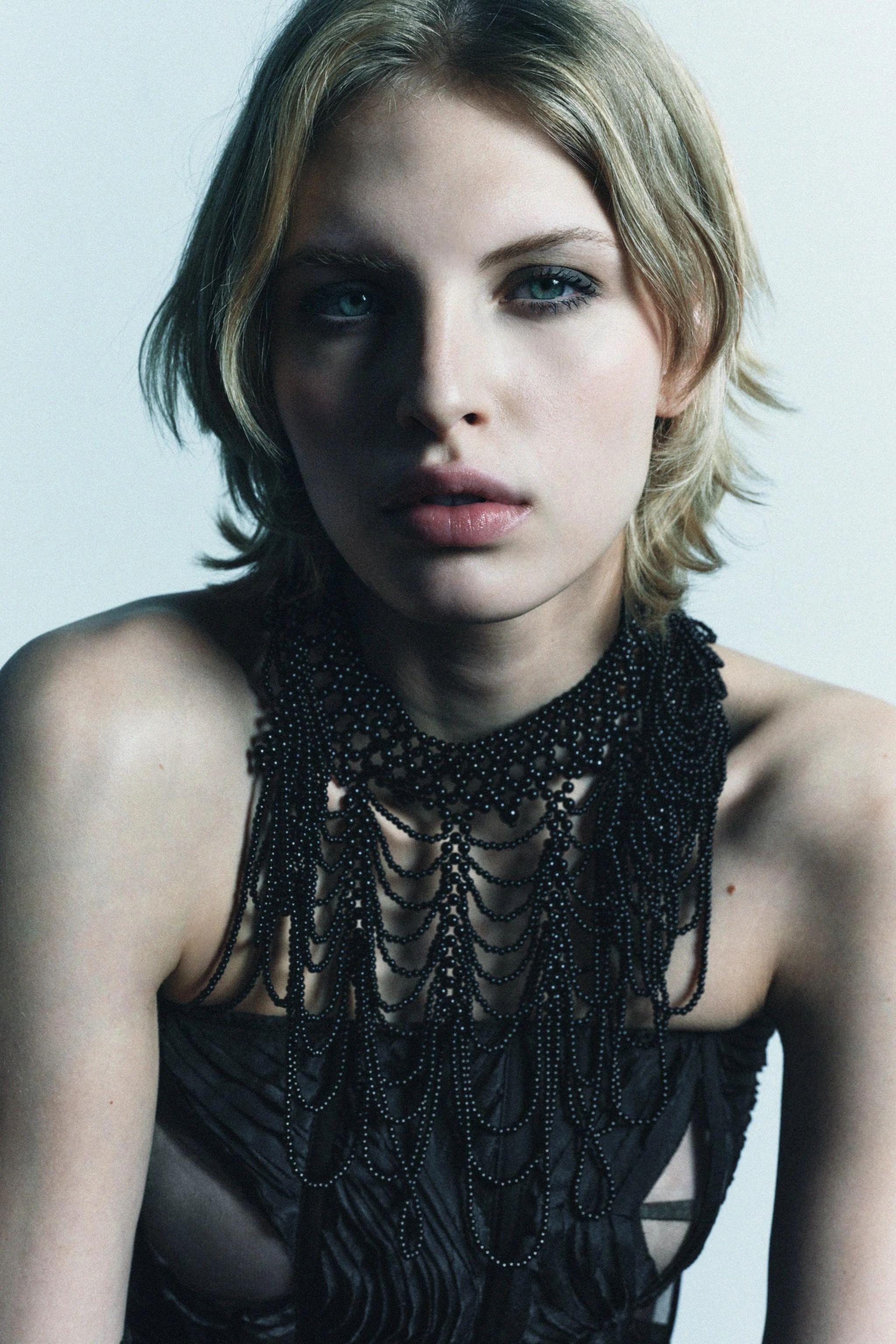 گردنبند شنلی مهره ای نسخه محدود