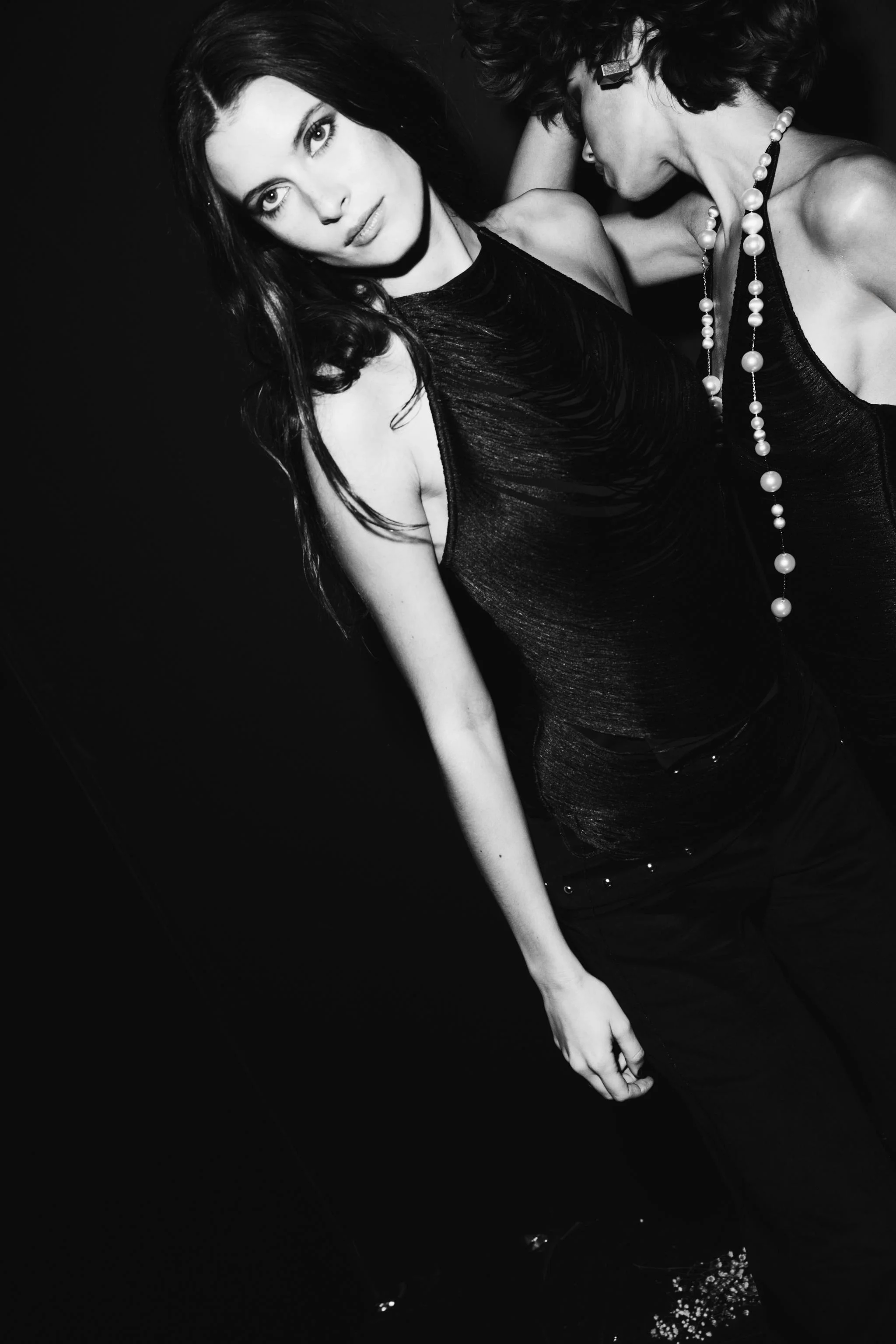 گردنبند طنابی فلزی با مروارید مصنوعی