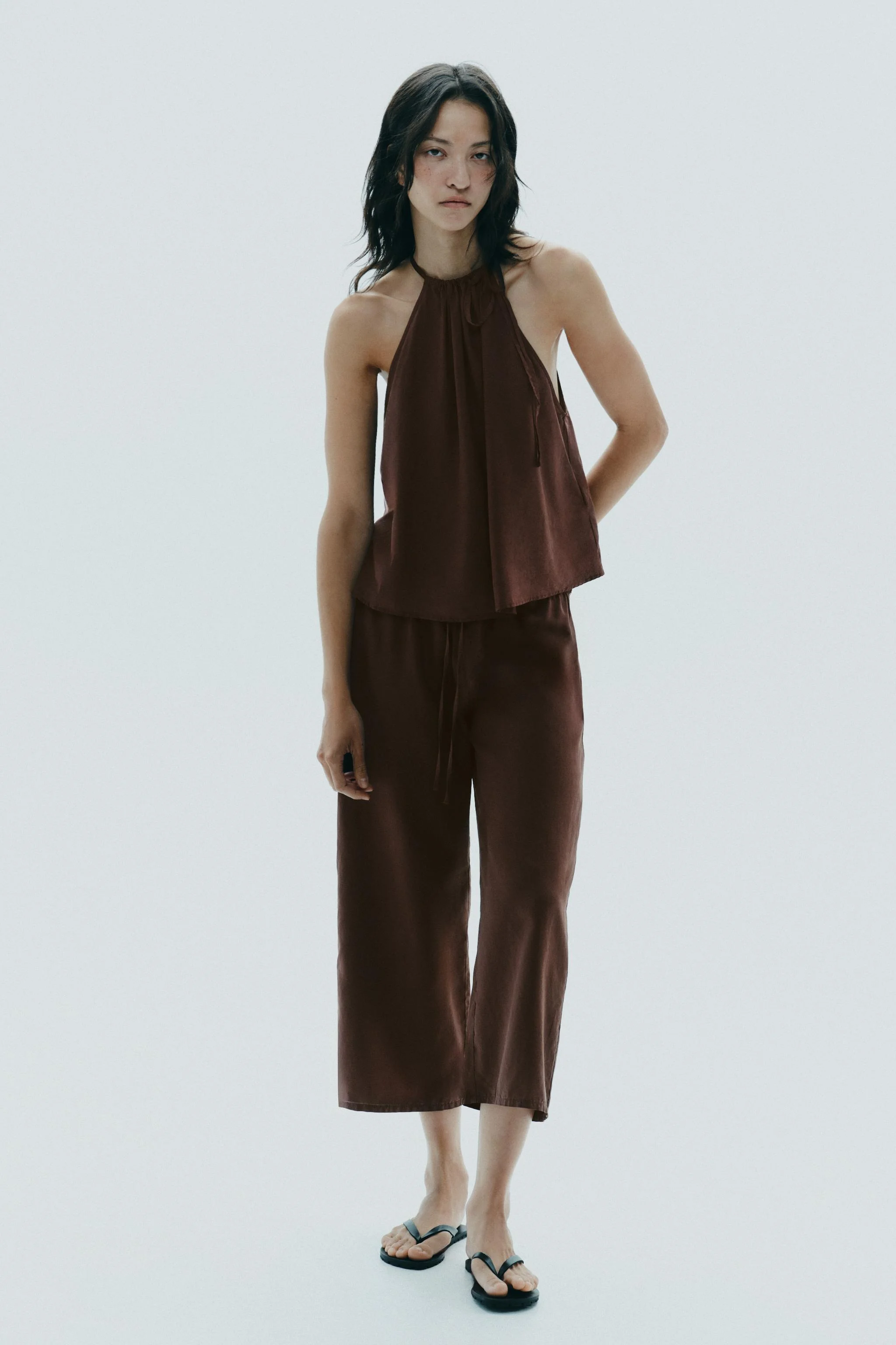 تاپ یقه هالتر روان