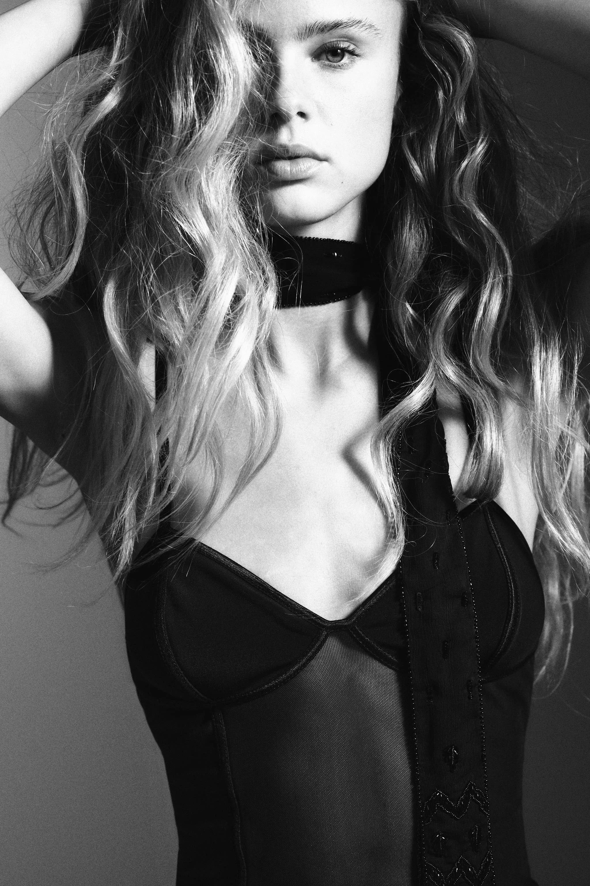 کرست یقه هفت با پارچه توری ست