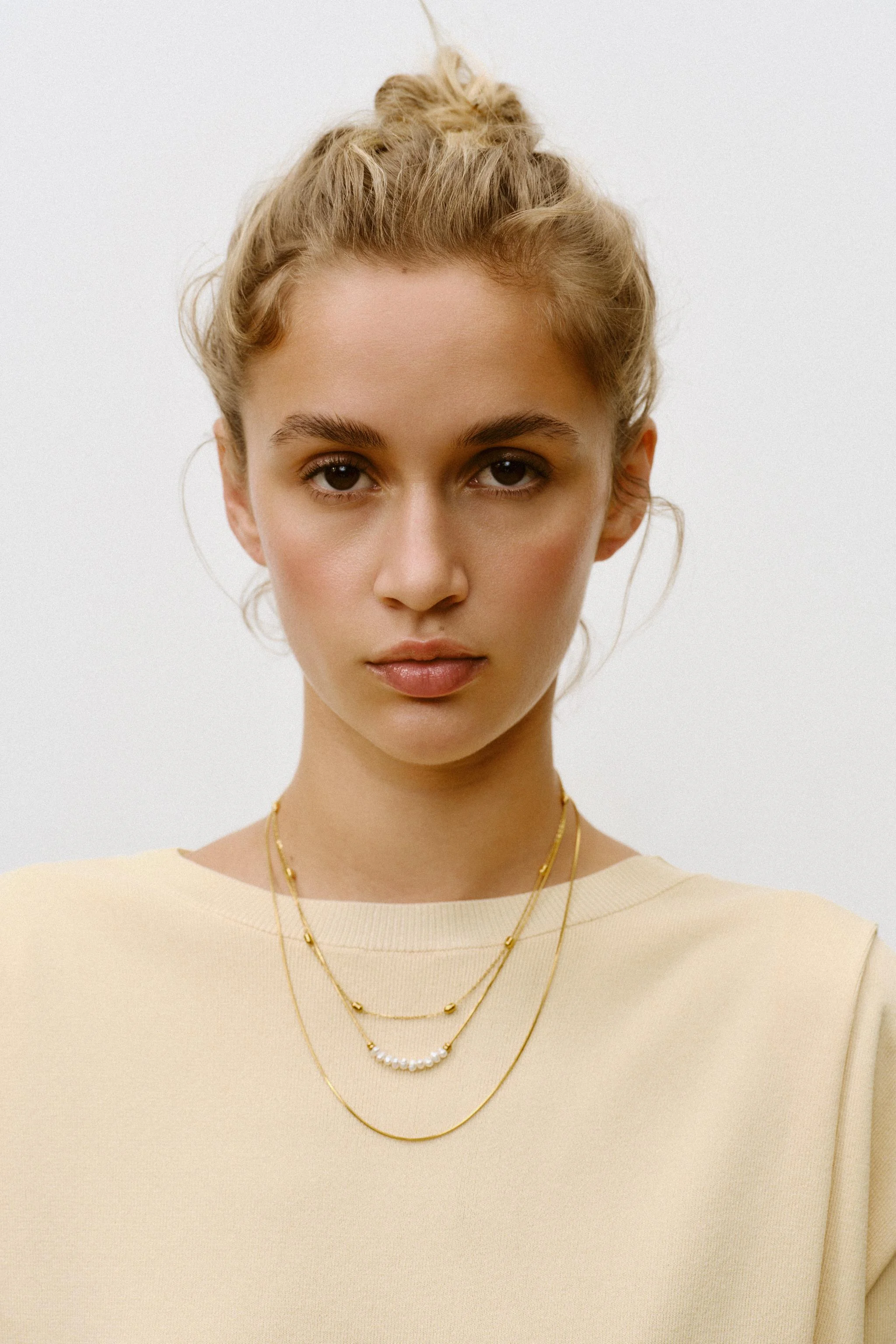 ست سه تایی گردنبند زنجیری و مرواریدی ضد آب ست سه تایی گردنبند زنجیری و مرواریدی ضد آب