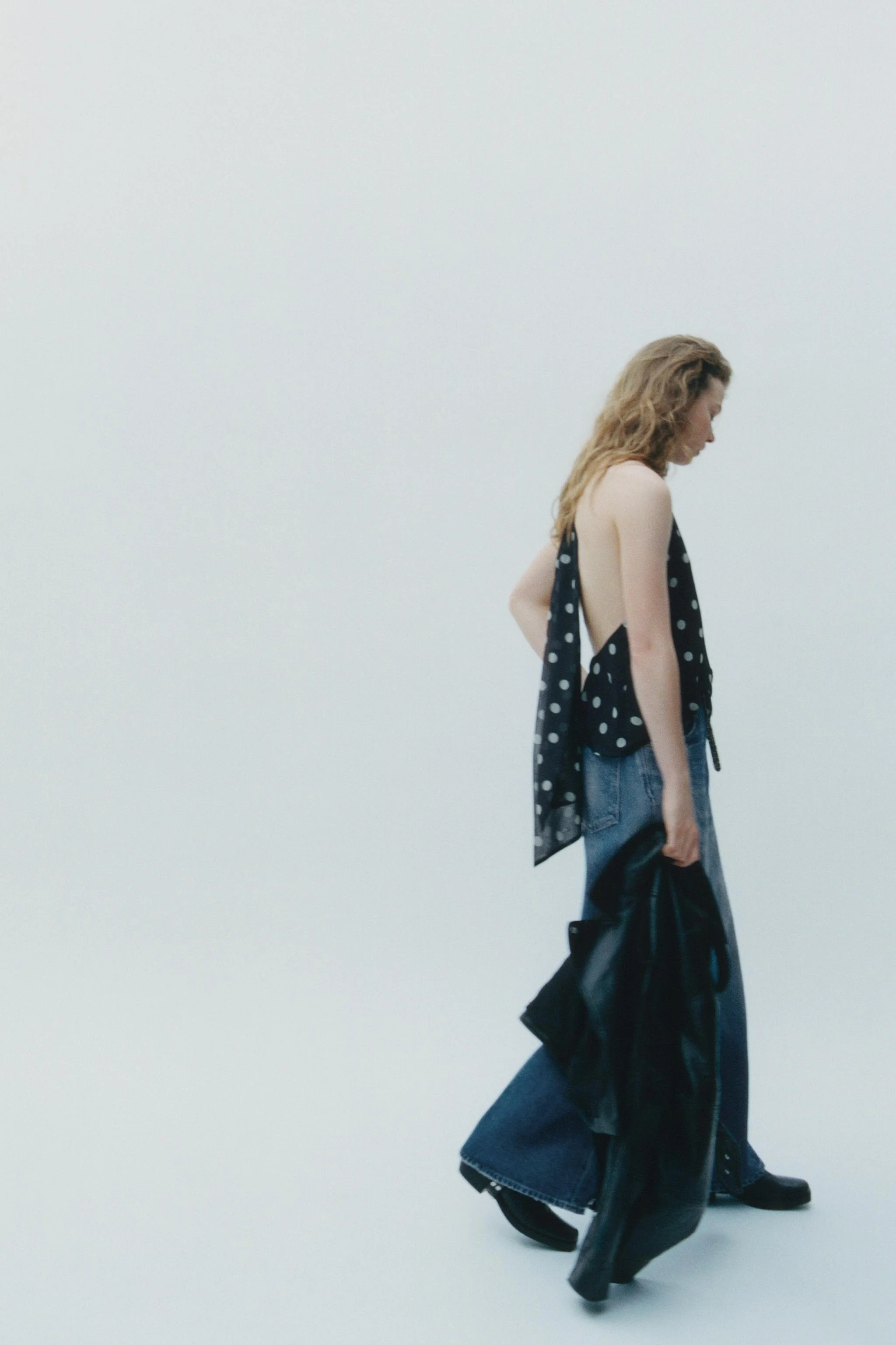 تاپ هالتر خال خالی