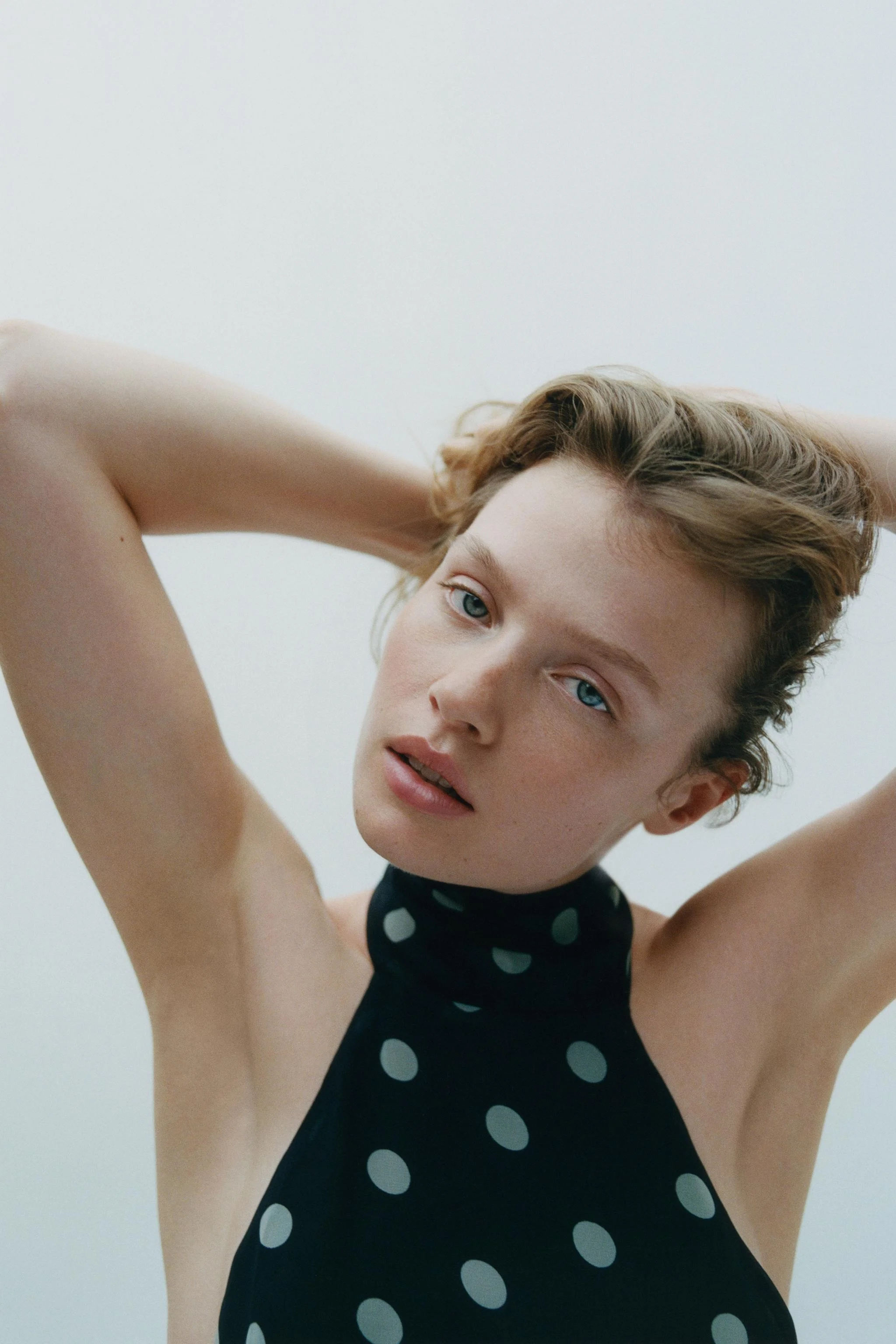 تاپ هالتر خال خالی