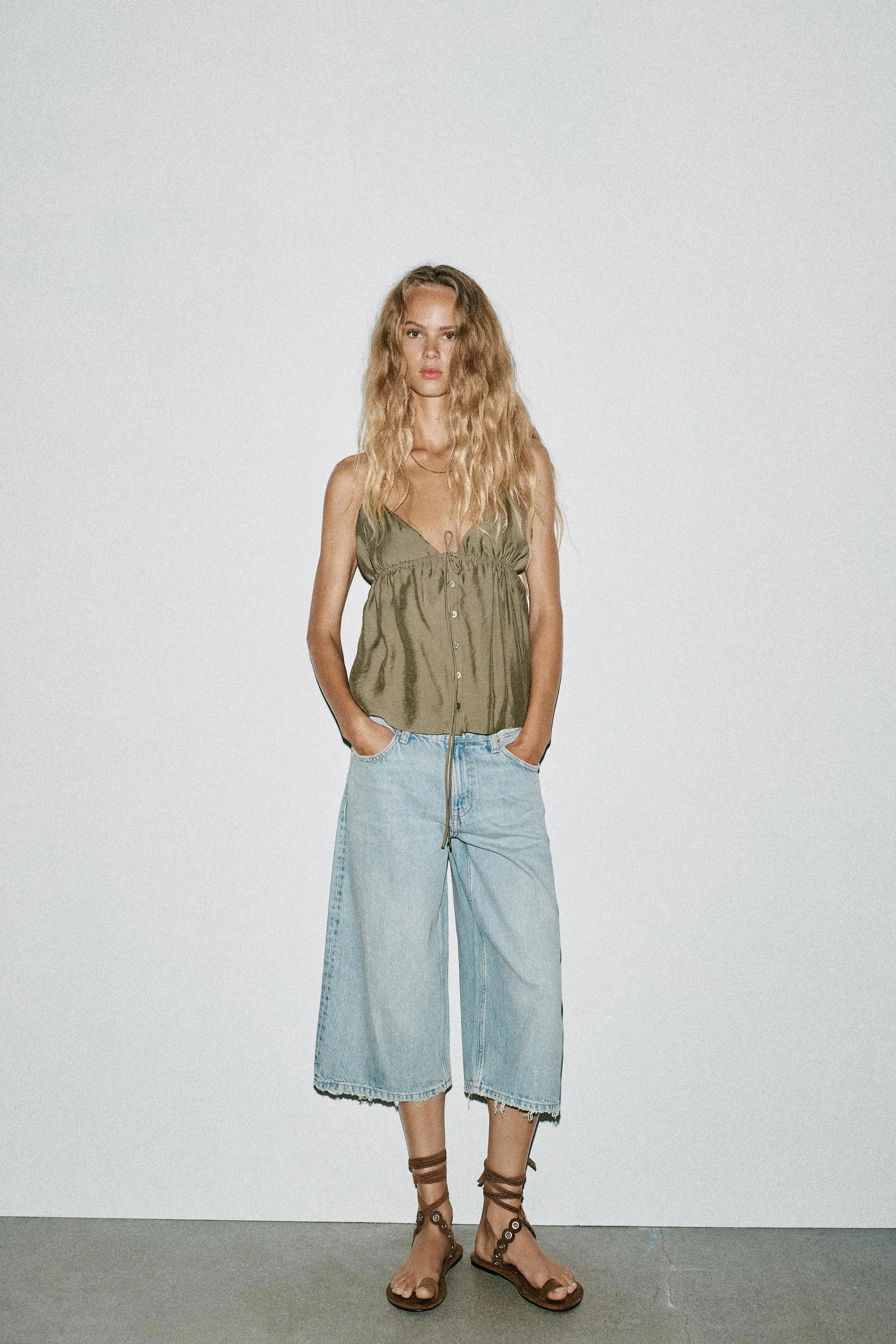 تاپ بنددار روان