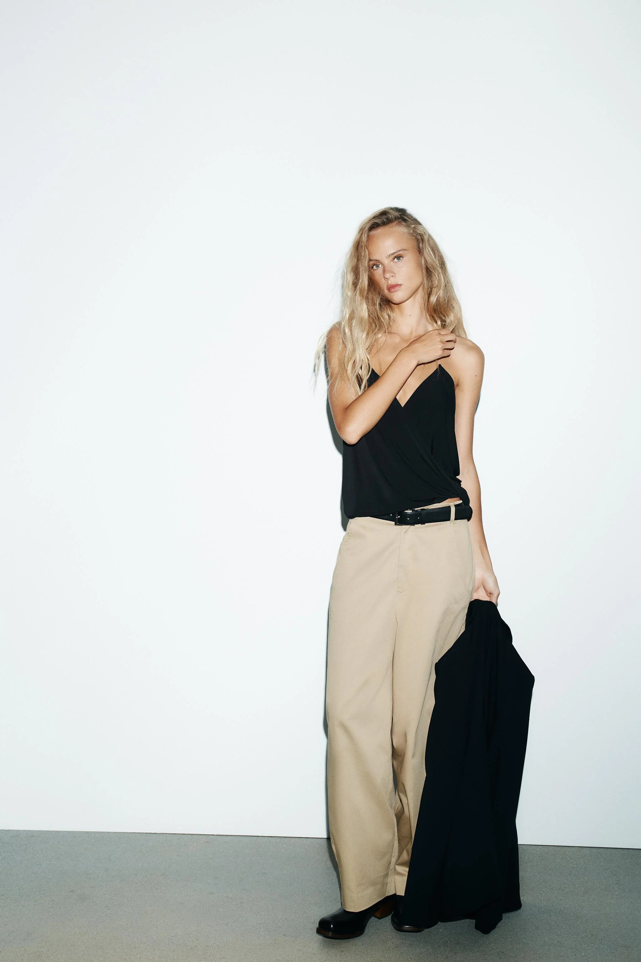 تاپ بنددار شفاف