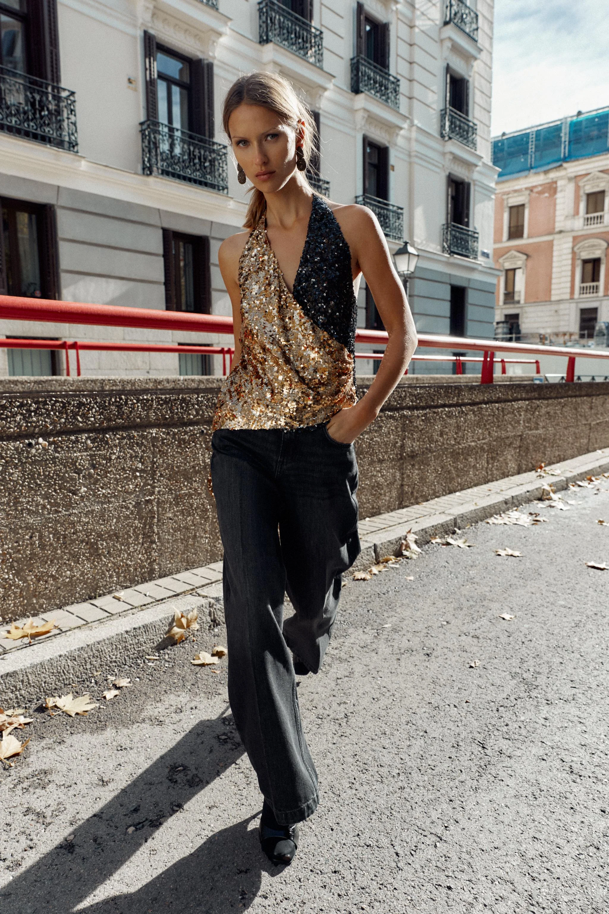 تاپ هالتر با پولک های ترکیبی