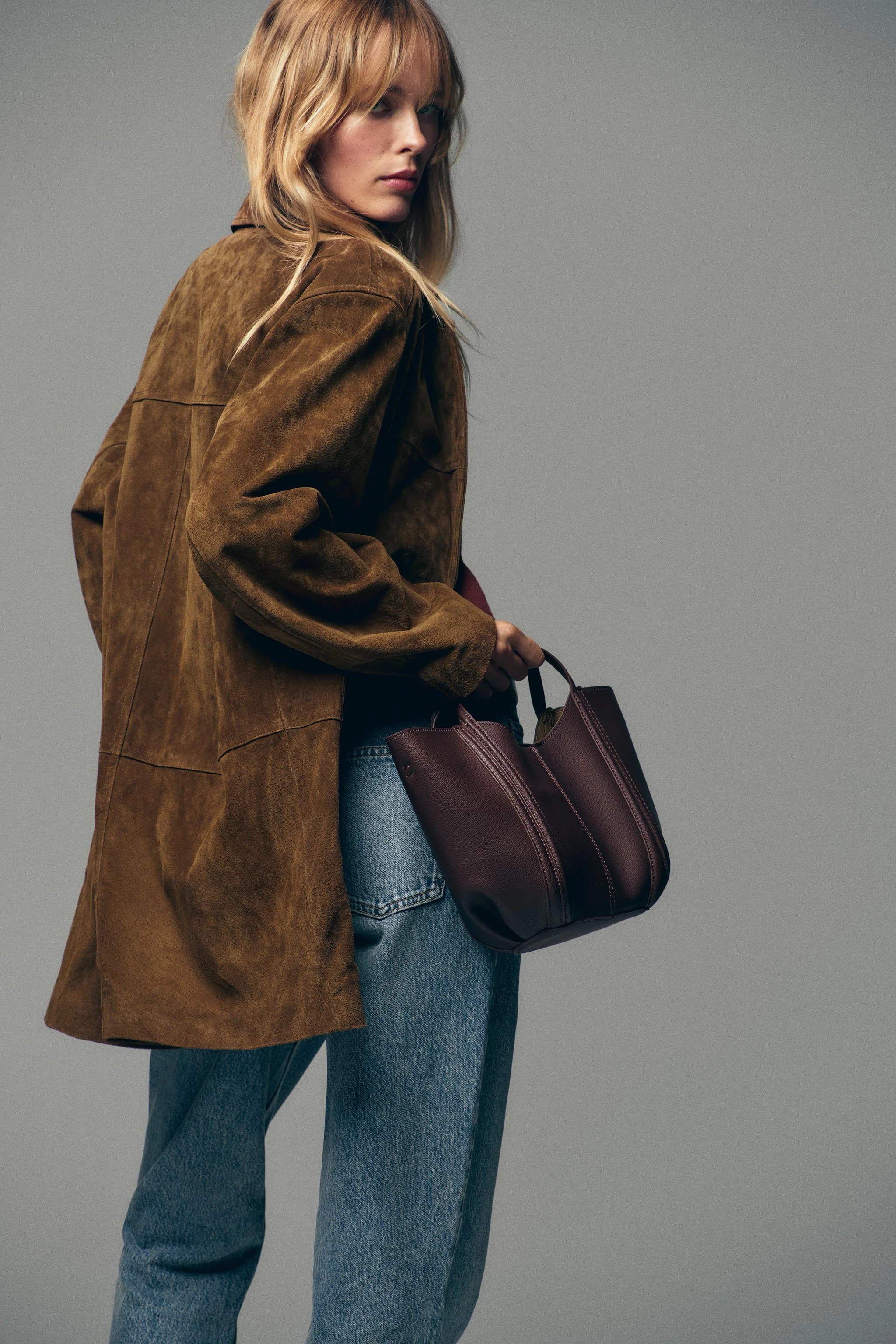 کیف مینی شهر با دوخت تزئینی کیف مینی شهر با دوخت تزئینی