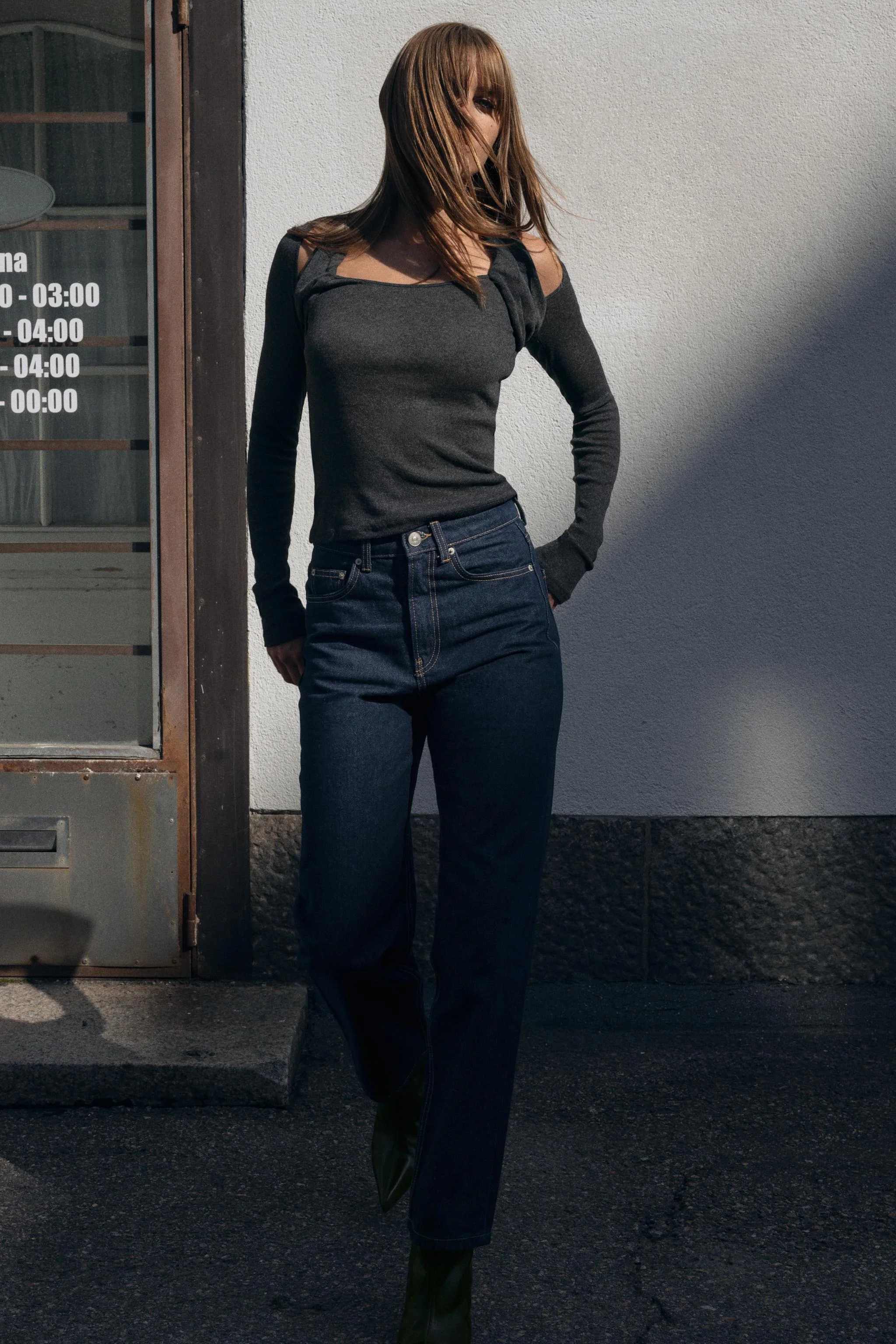 تی شرت آستین بلند با یقه گرد و طراحی بولرو