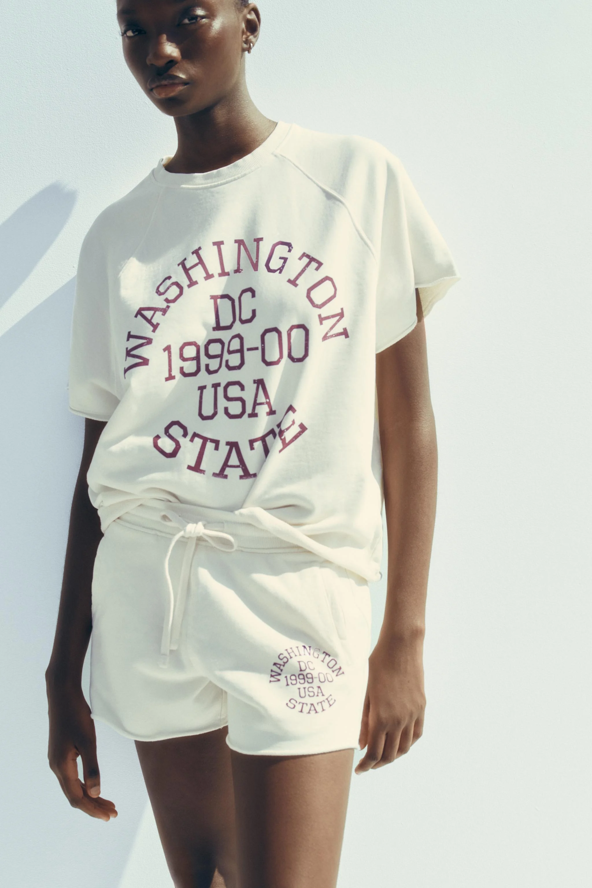 سویشرت پارچه ای با بافت مخملی و طرح شسته شده