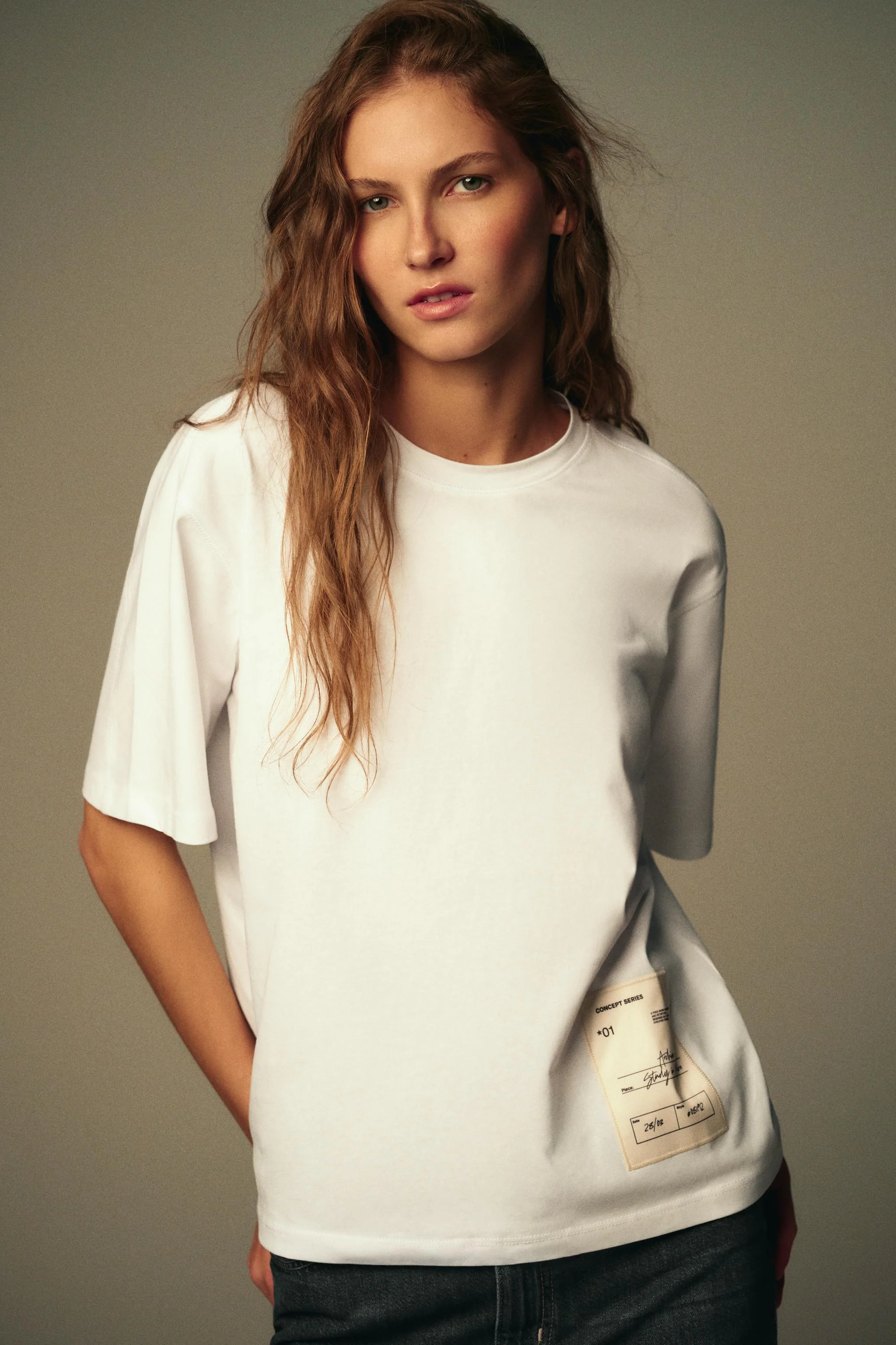 تی شرت یقه گرد با برش معمولی