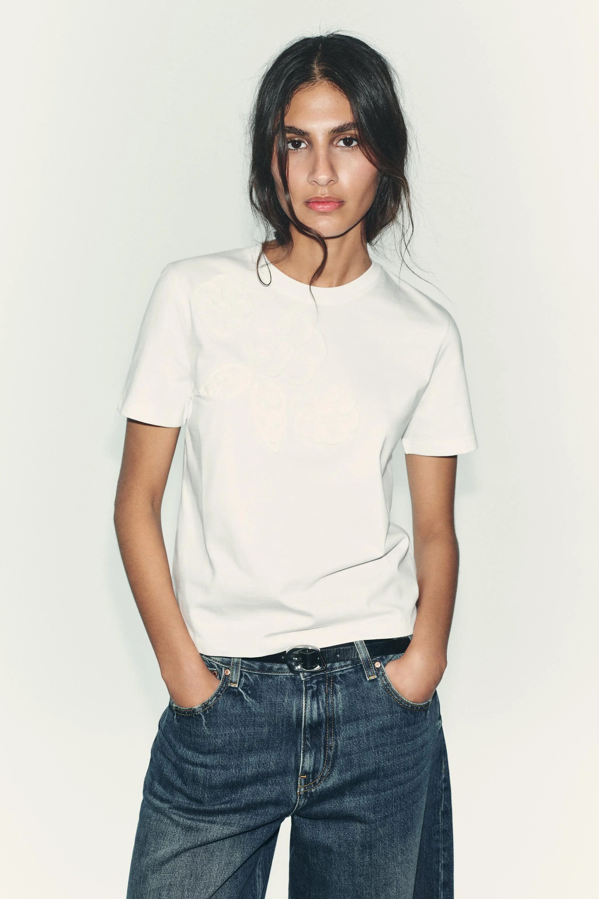 تی شرت طرح گل جلو