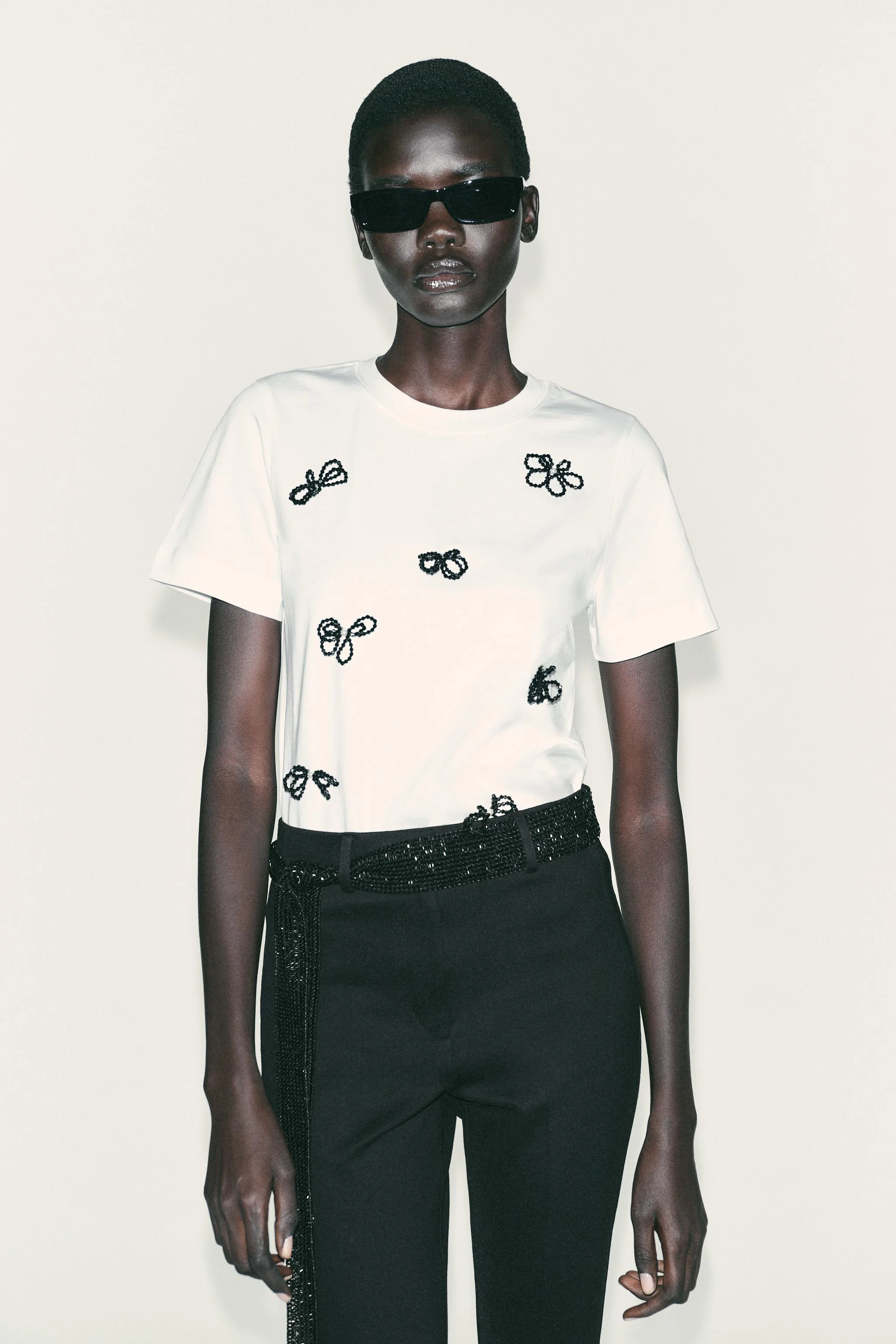 تی شرت پاپیون جواهردوزی شده