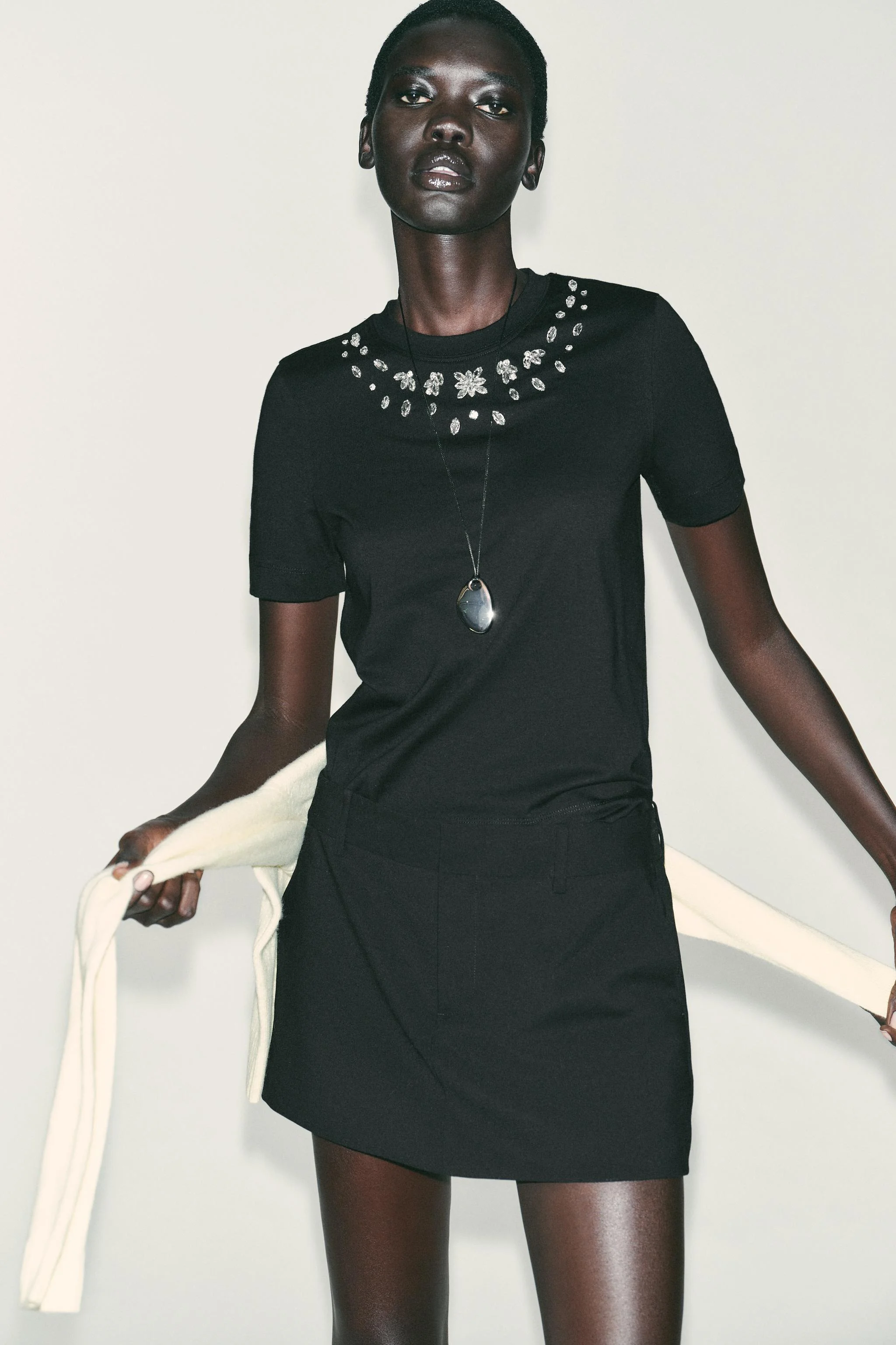 تی شرت جواهردوزی شده