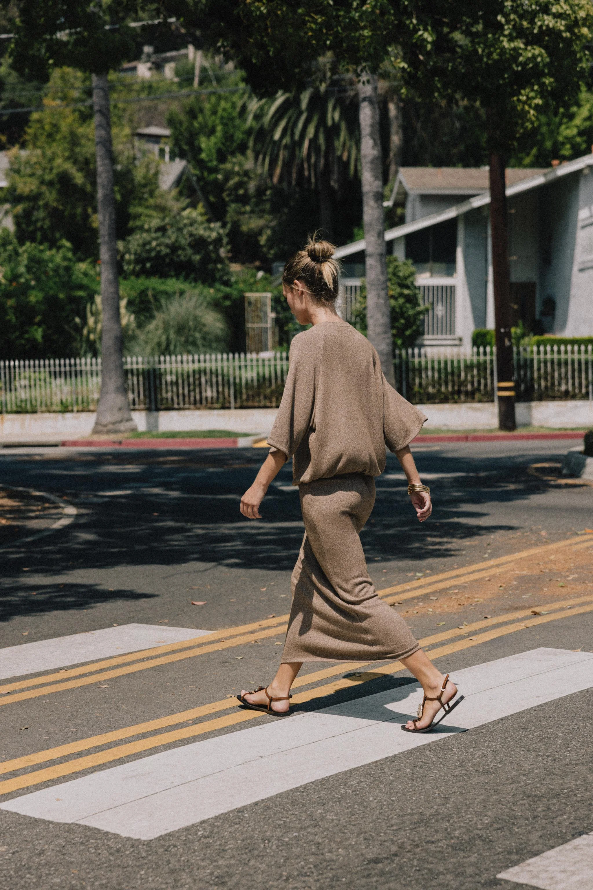 تی‌شرت بافتنی برش‌دار