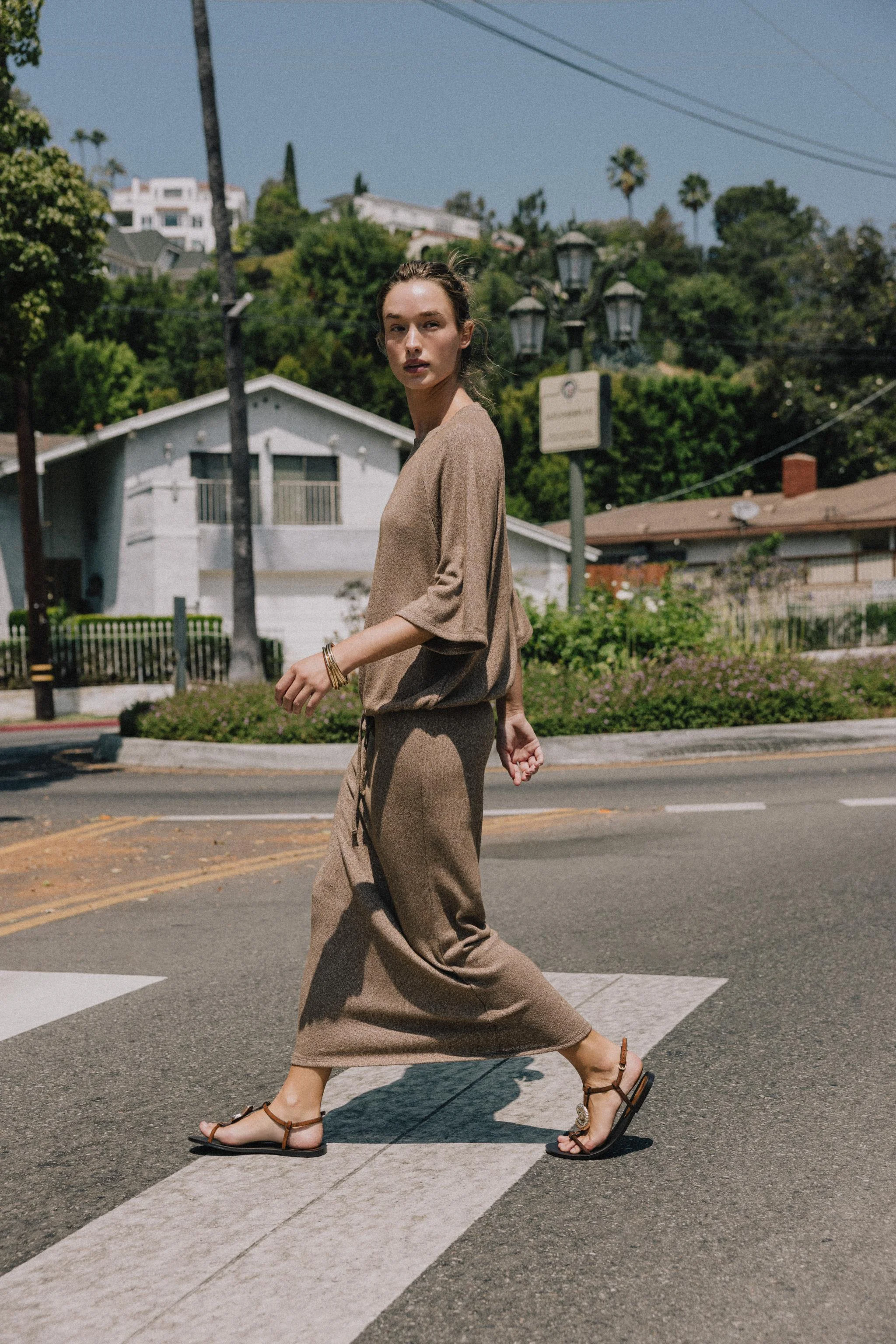 تی‌شرت بافتنی برش‌دار