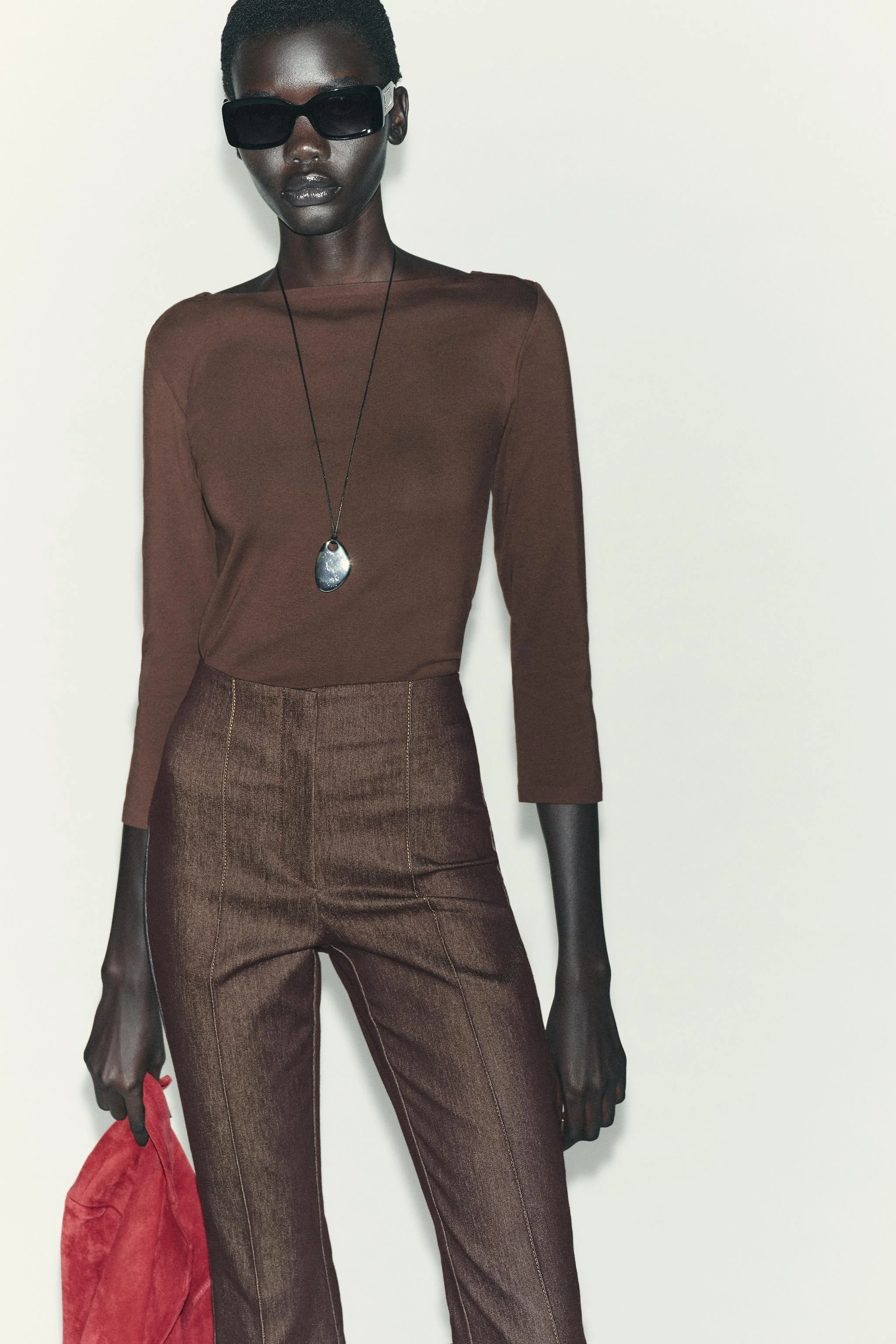 تی شرت یقه قایقی