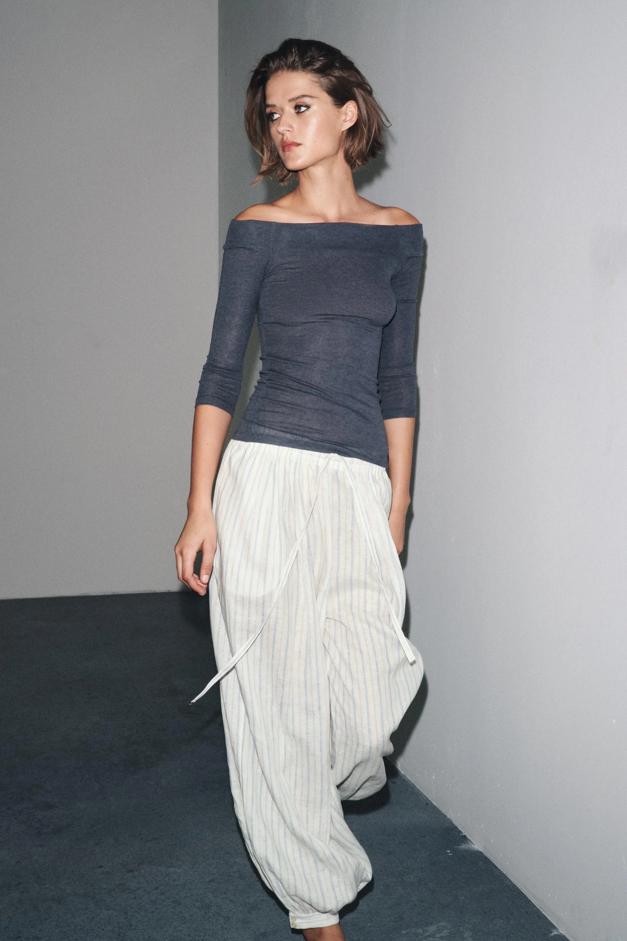 تی شرت یقه قایقی