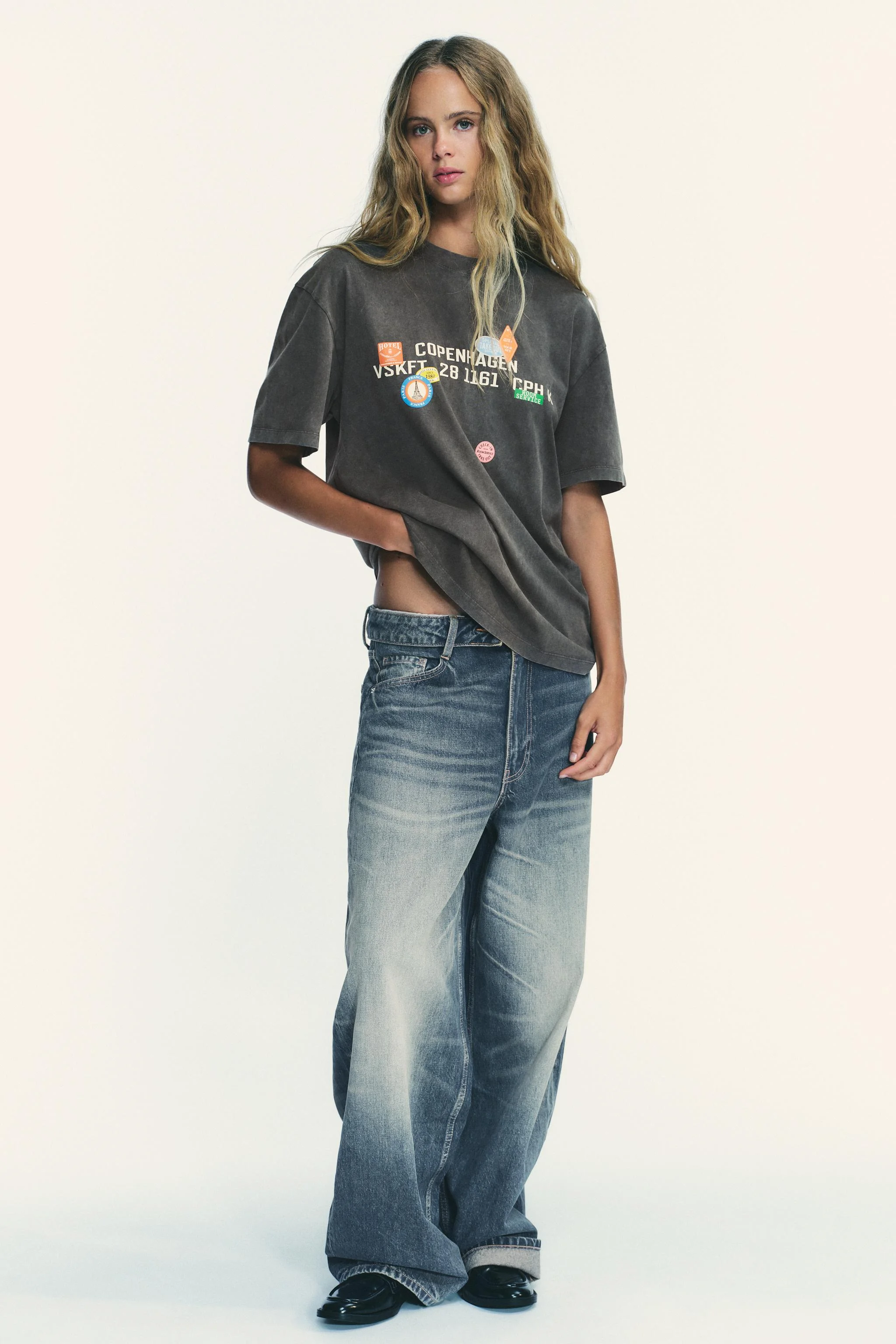 تی شرت با افکت شسته شده و تکه دوزی چاپی