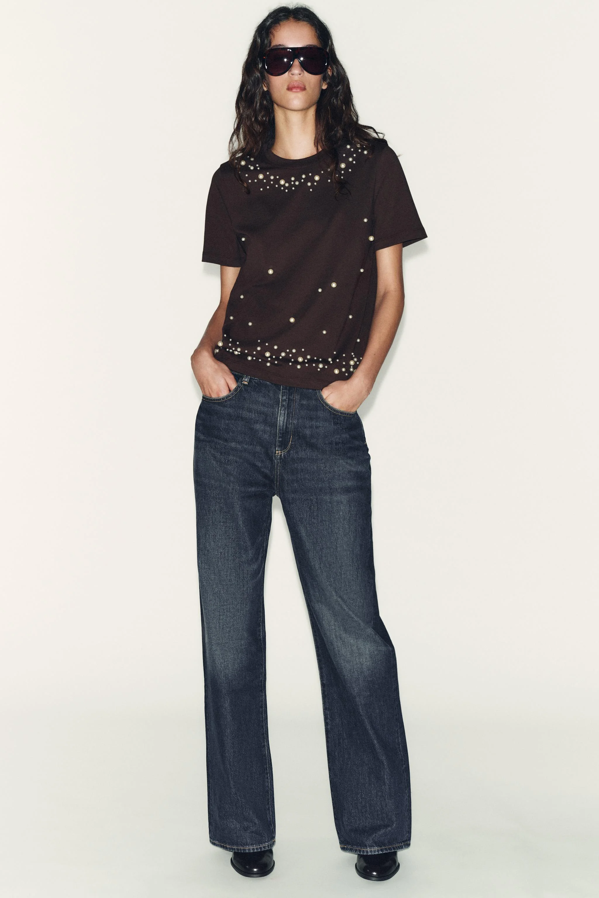 تی شرت آستین کوتاه با تزیین مروارید مصنوعی