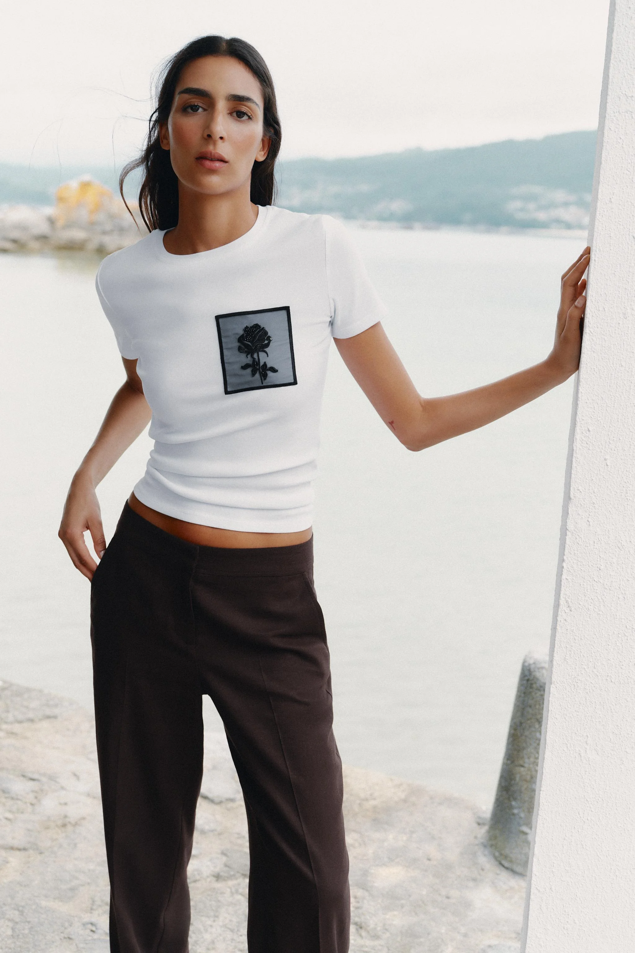 تی شرت با جیب گلدار