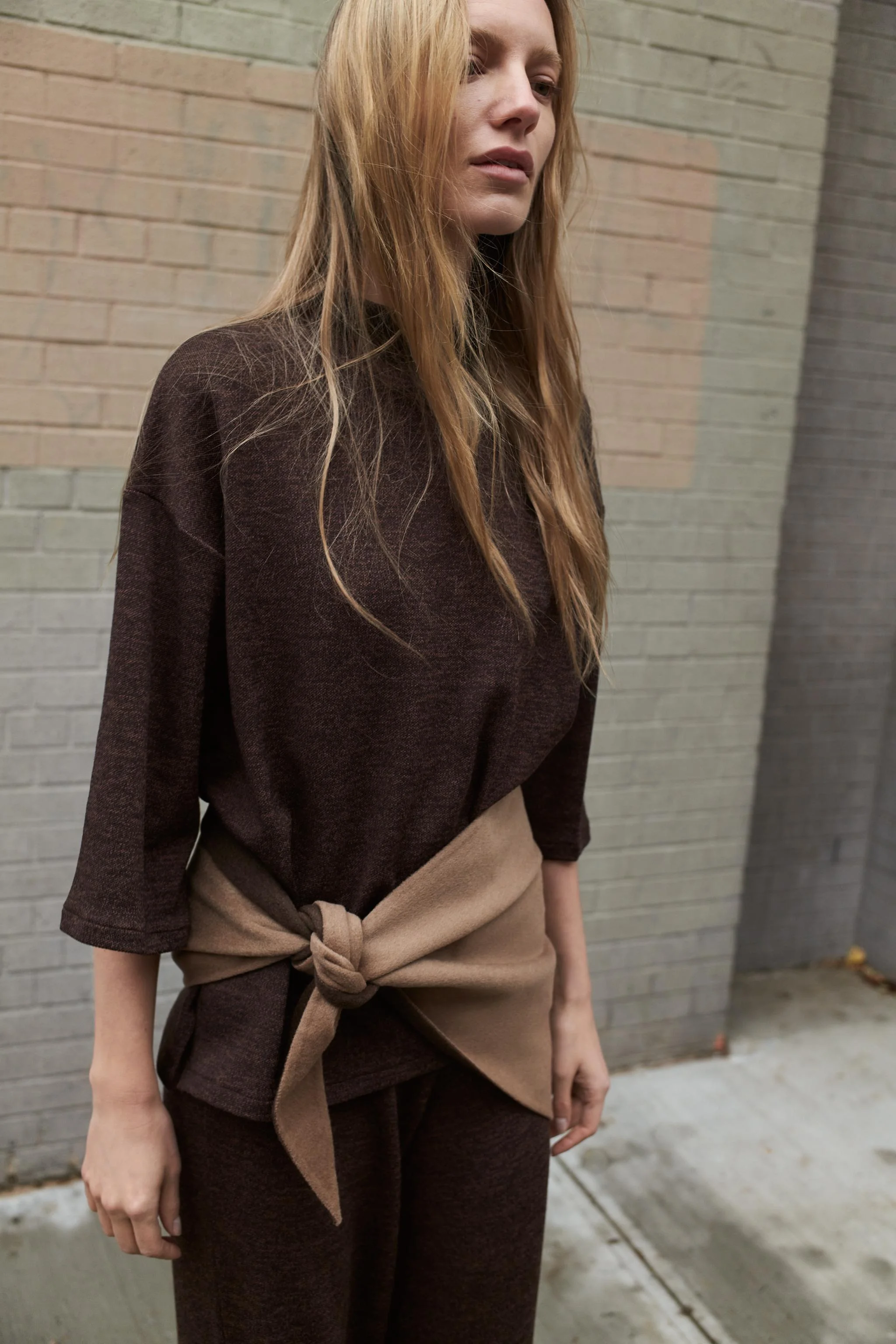 تی‌شرت یقه ایستاده پیکوئه