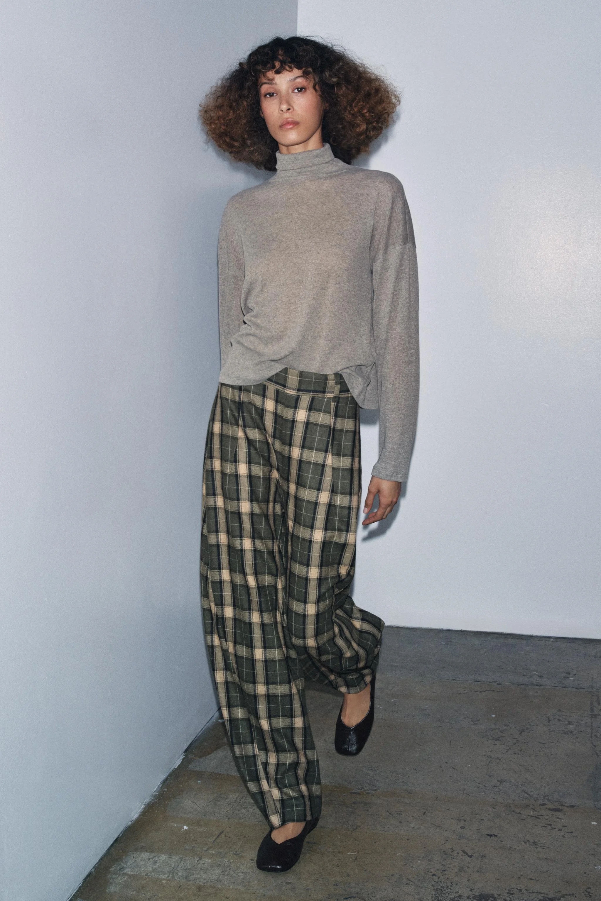 تی شرت یقه ایستاده