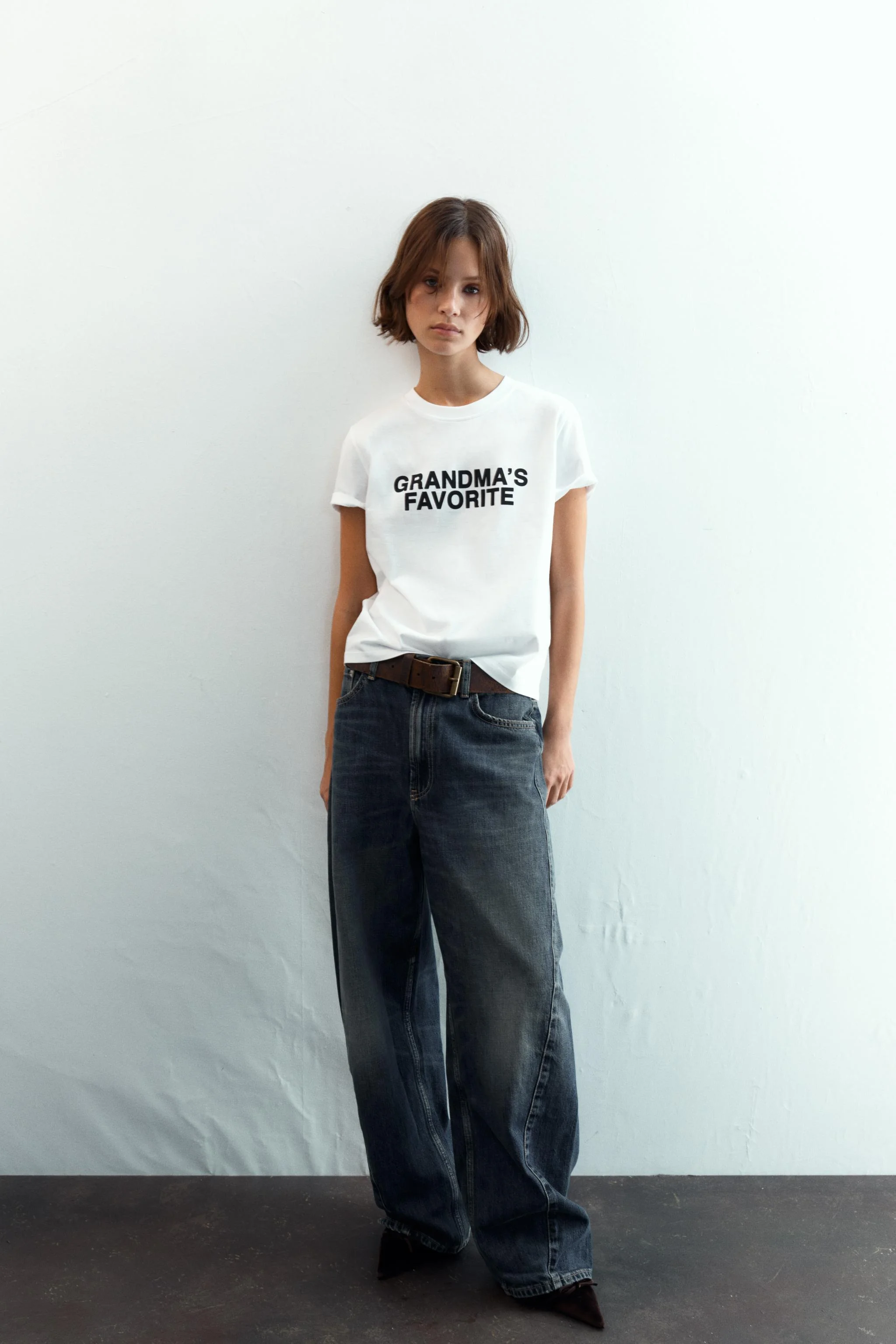 تی شرت با نوشته جلوی لباس