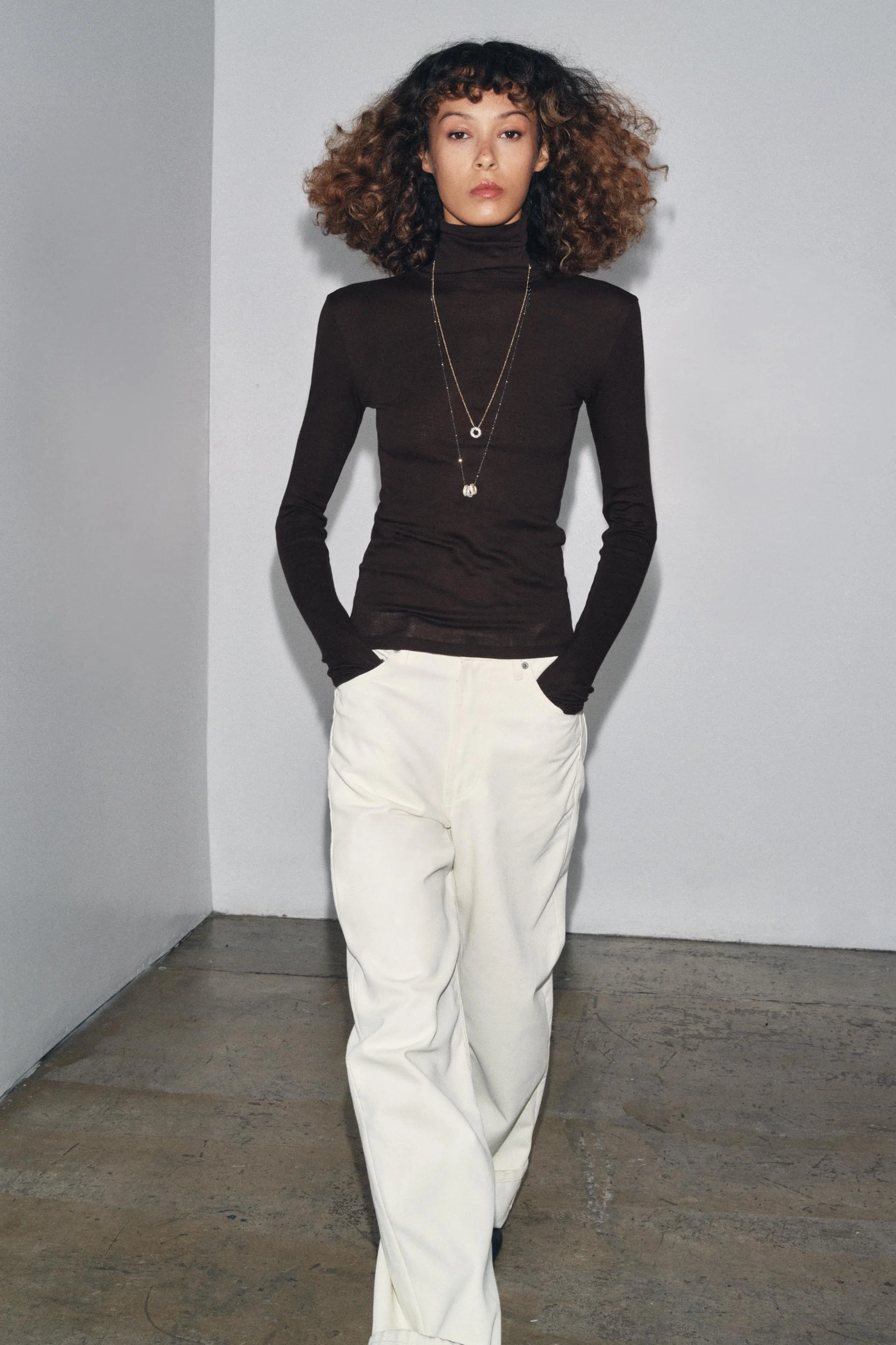 تی شرت یقه ایستاده جذب تی شرت یقه ایستاده جذب