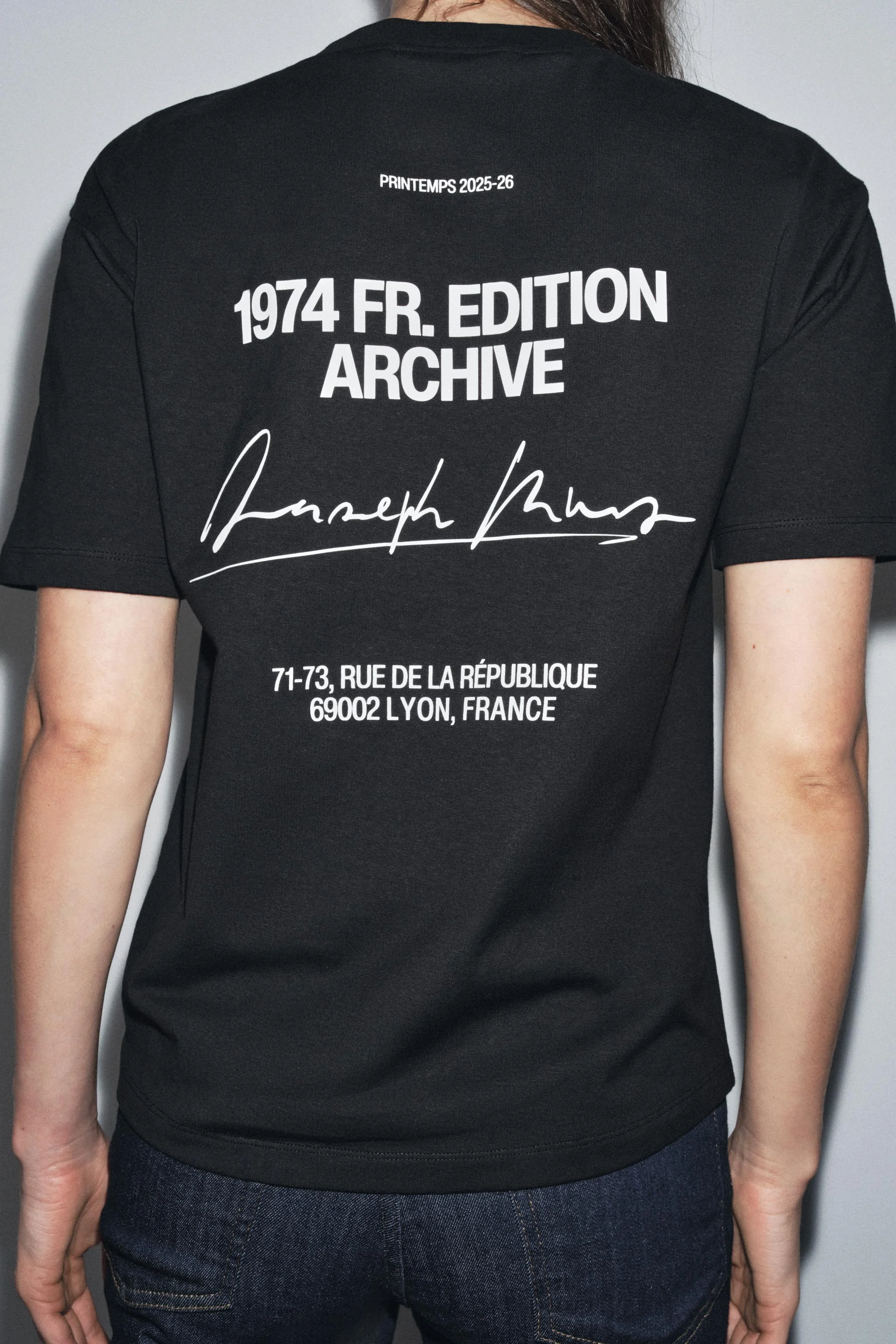 تی شرت با نوشته متضاد