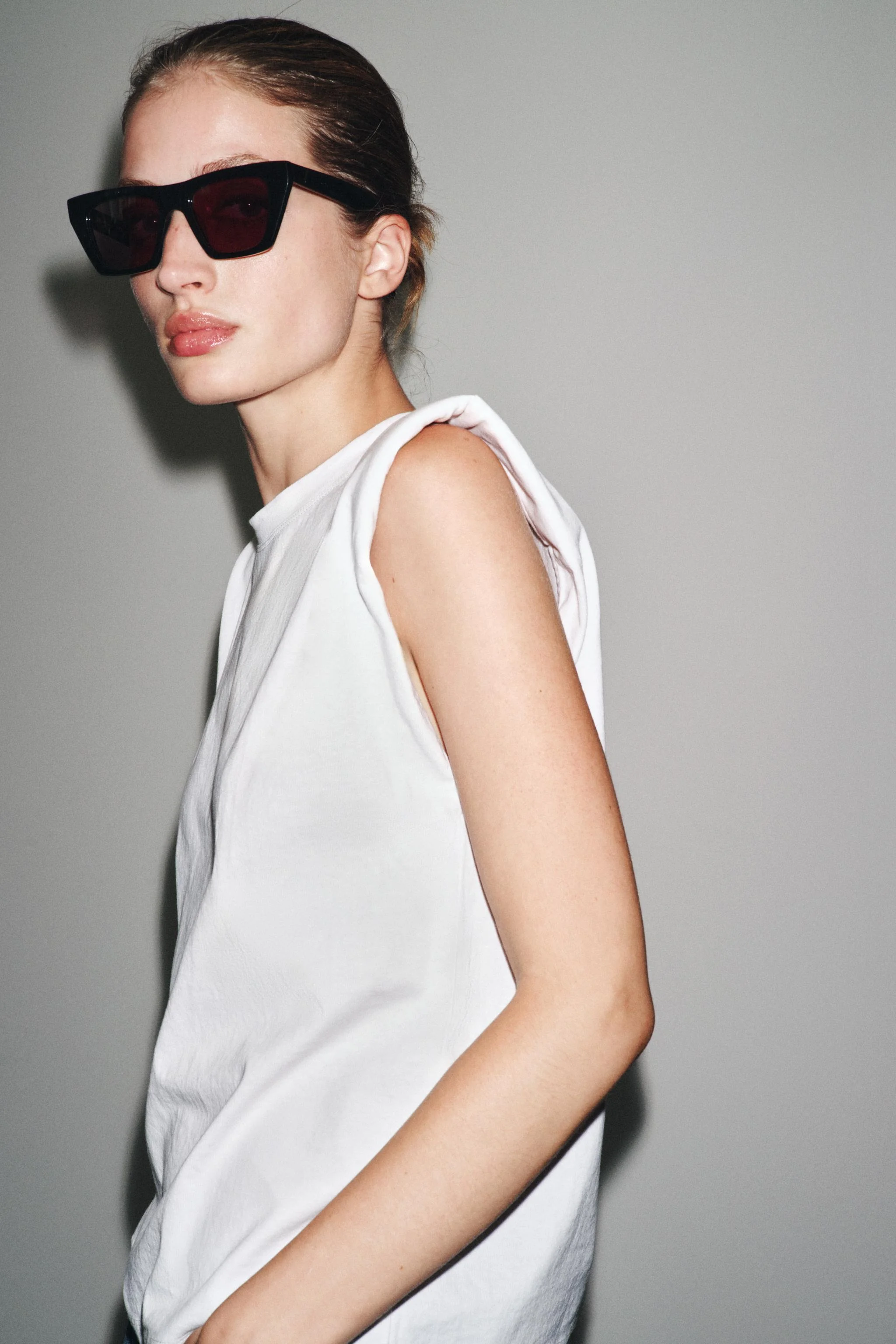 تی شرت آستین حلقه ای با پد شانه