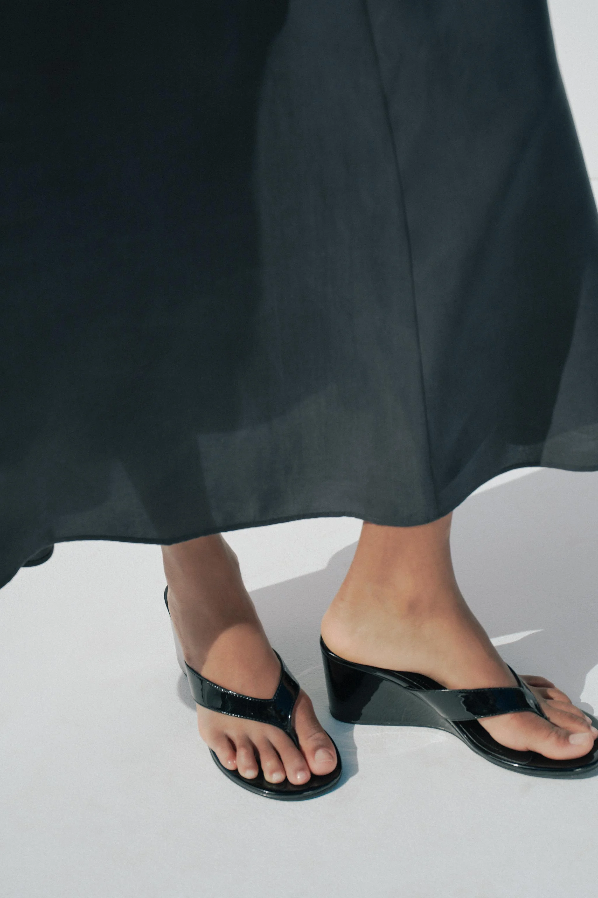 صندل های لژدار با جلوه ورنی