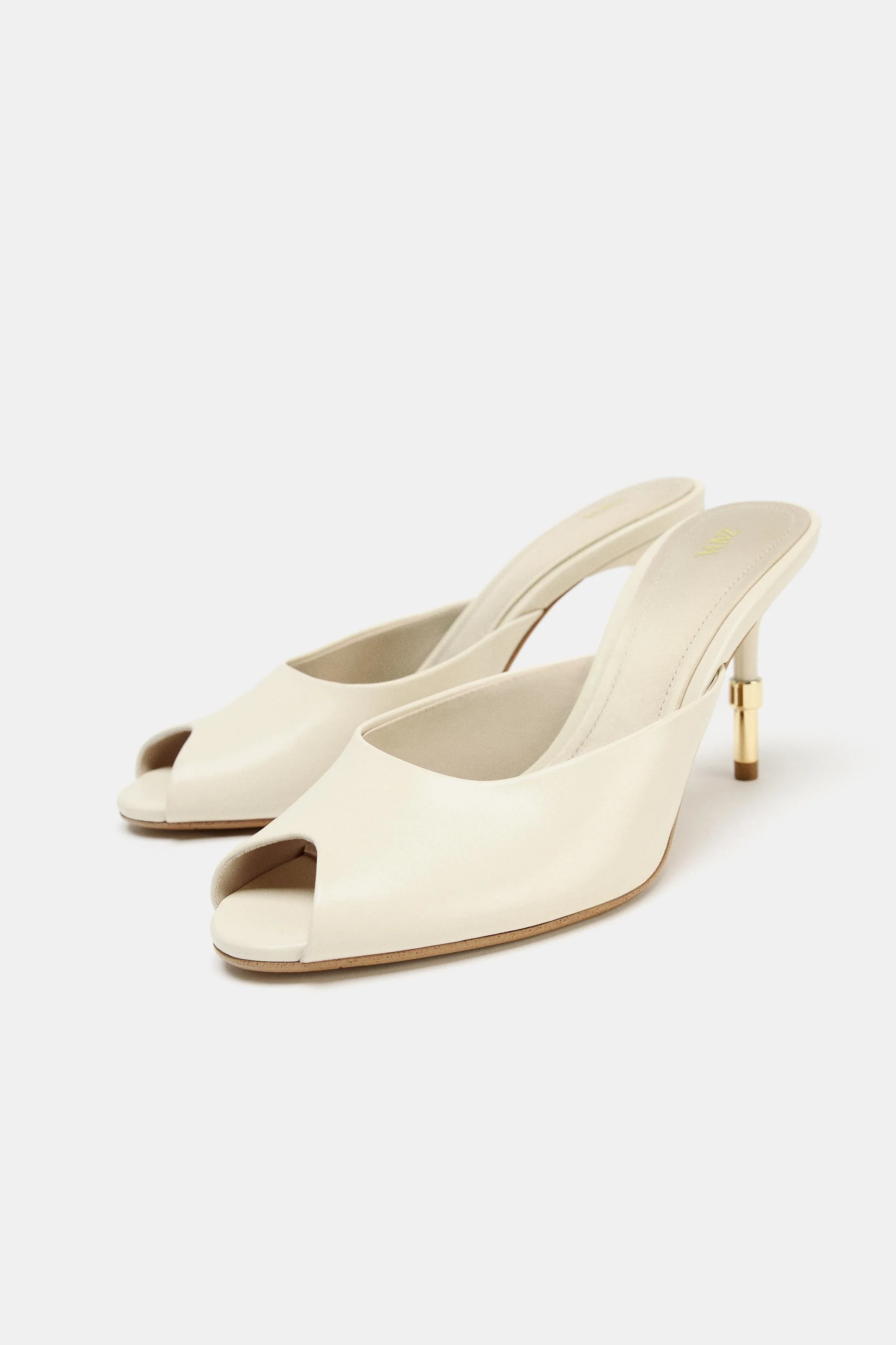 صندل های پاشنه دار