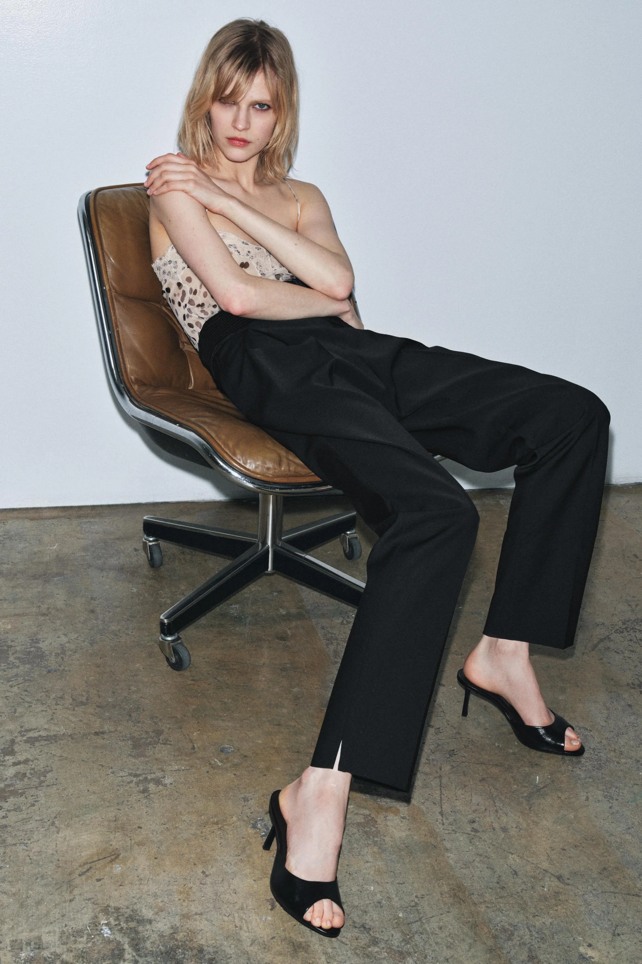 صندل های چرمی رکاب دار