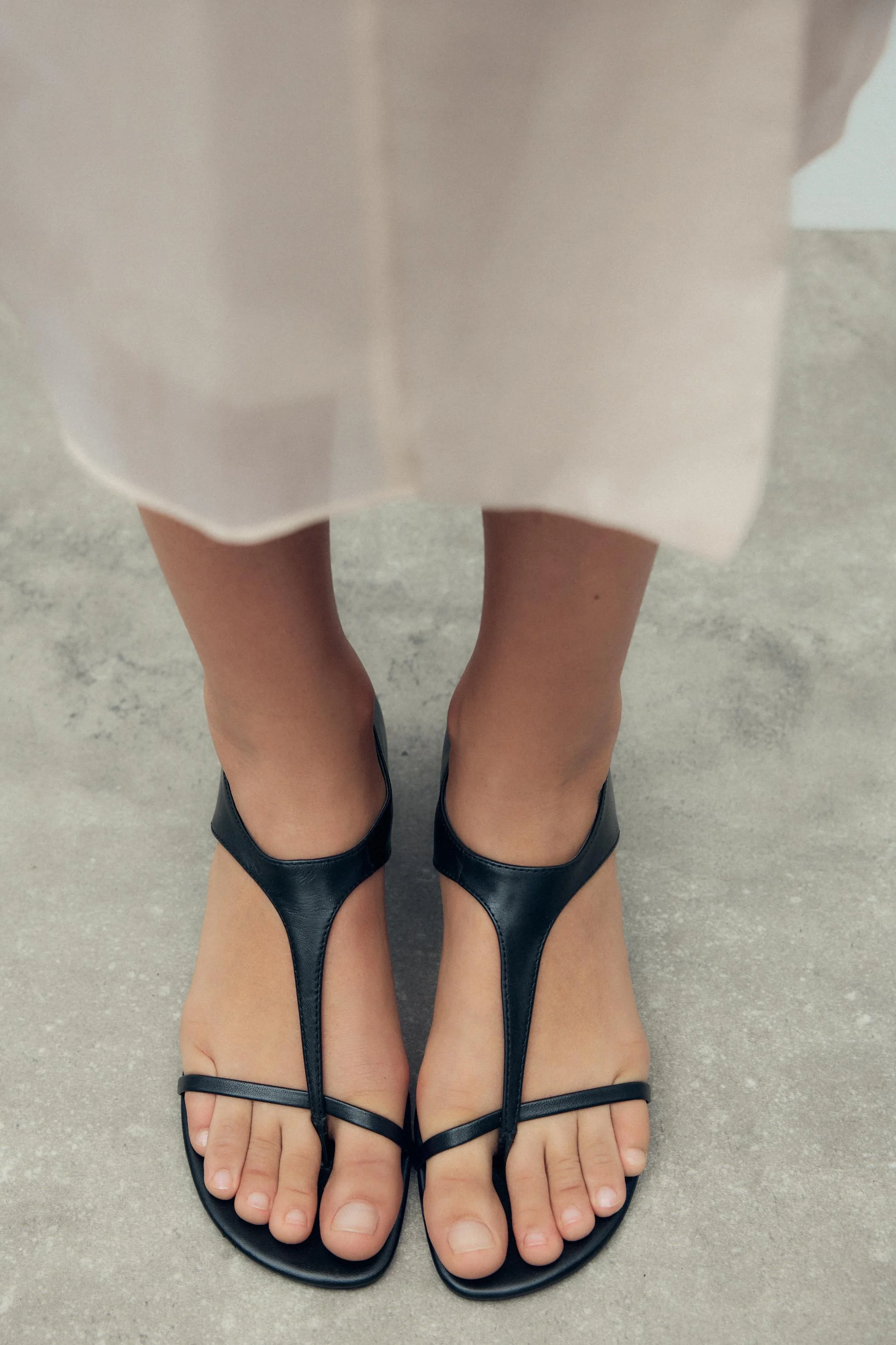 صندل های پاشنه بچه گربه ای چرمی پنجاهمین سالگرد صندل های پاشنه بچه گربه ای چرمی پنجاهمین سالگرد