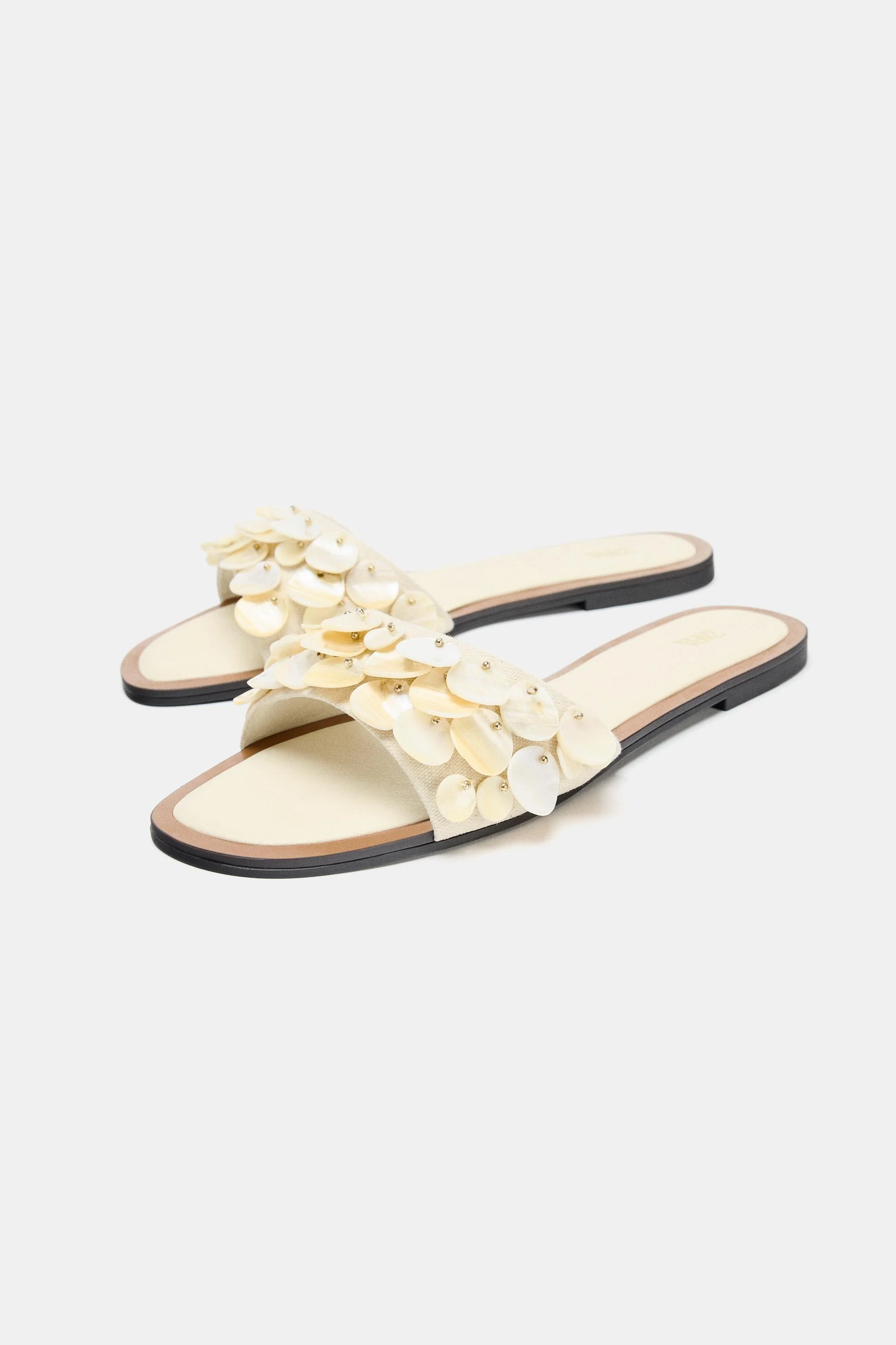 صندل تخت با تزیینات مرواریدی