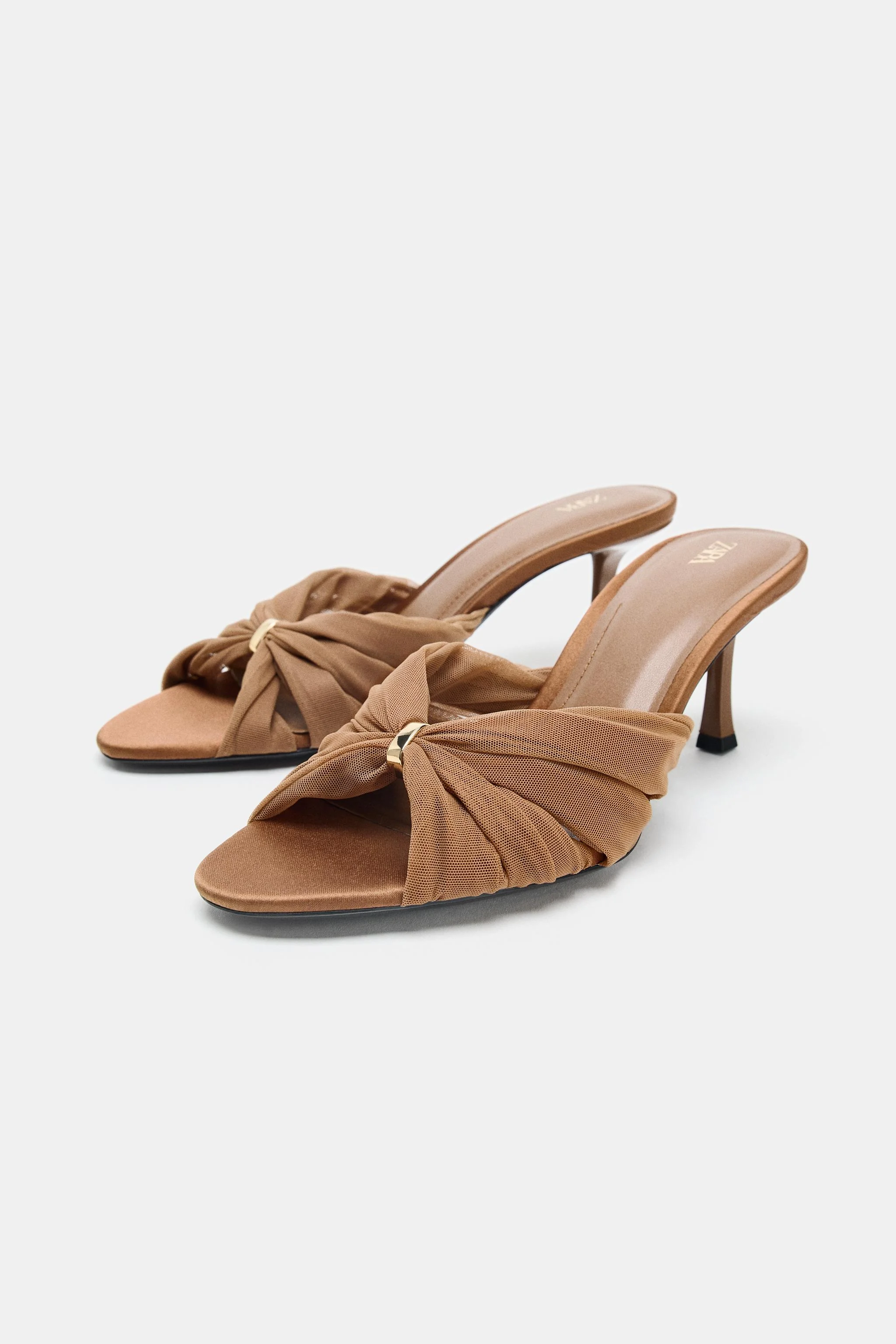 صندل با جزئیات توری صندل با جزئیات توری