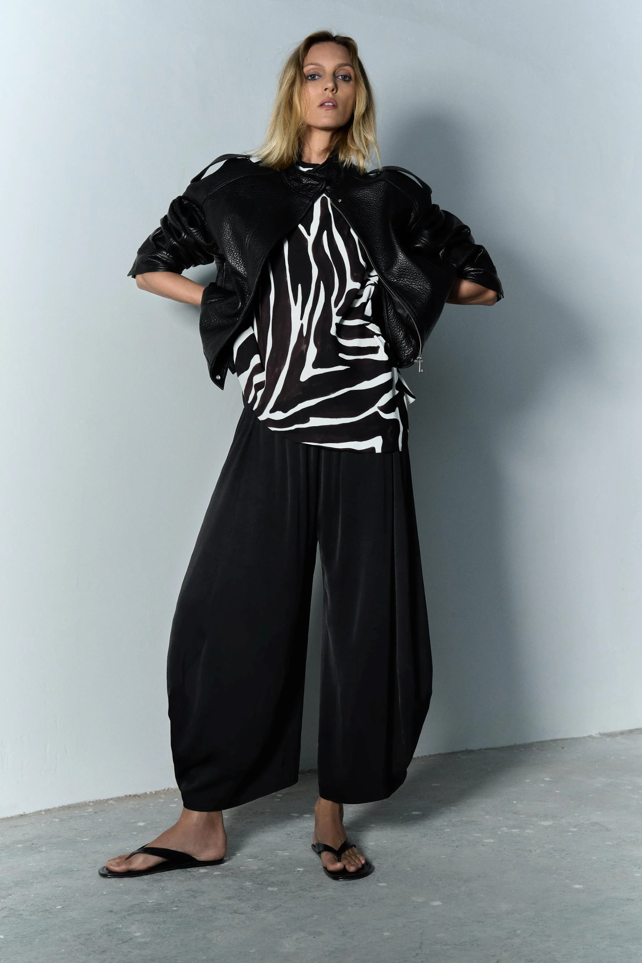 صندل چرمی تخت