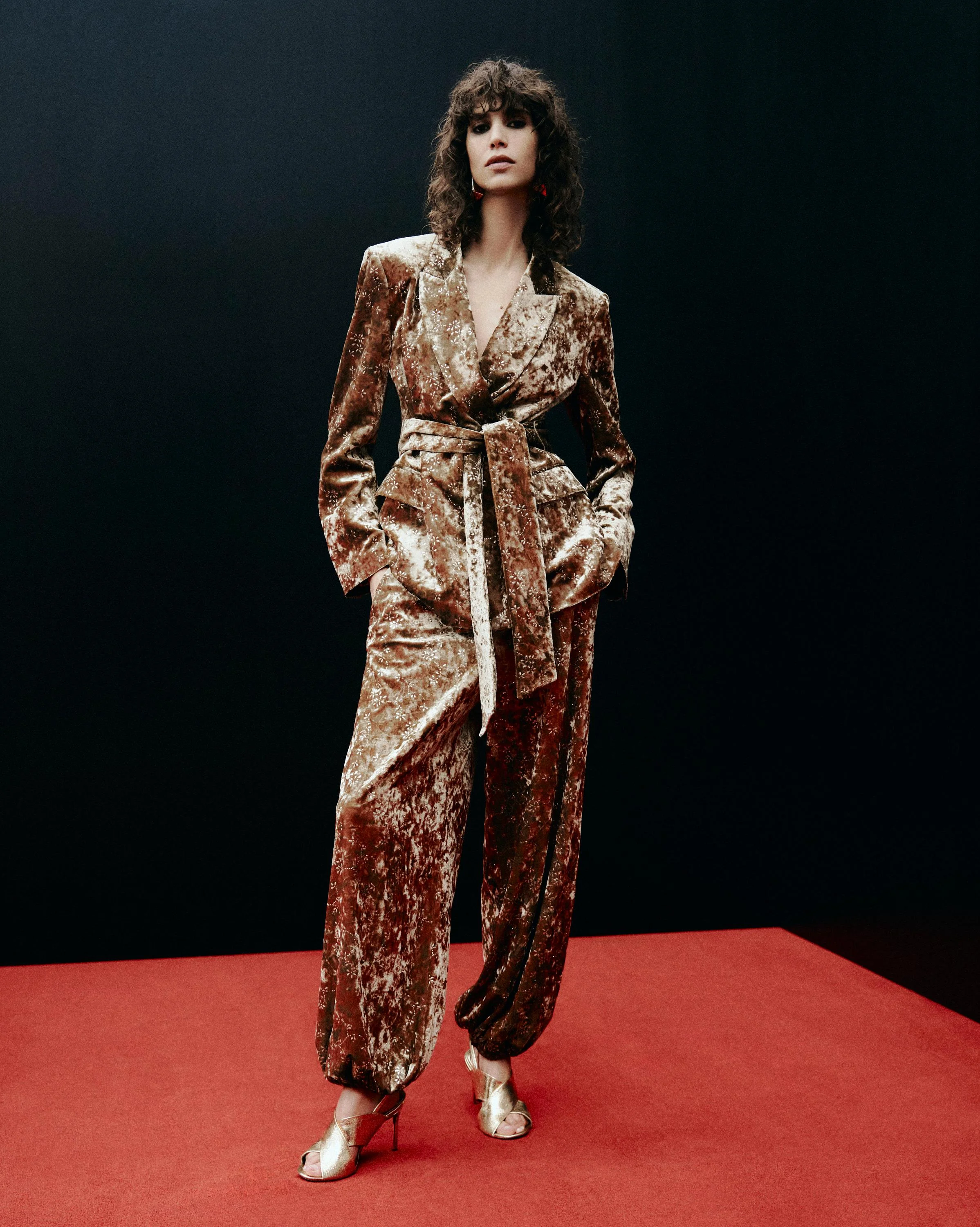 صندل پاشنه بلند با جلوه روکش دار