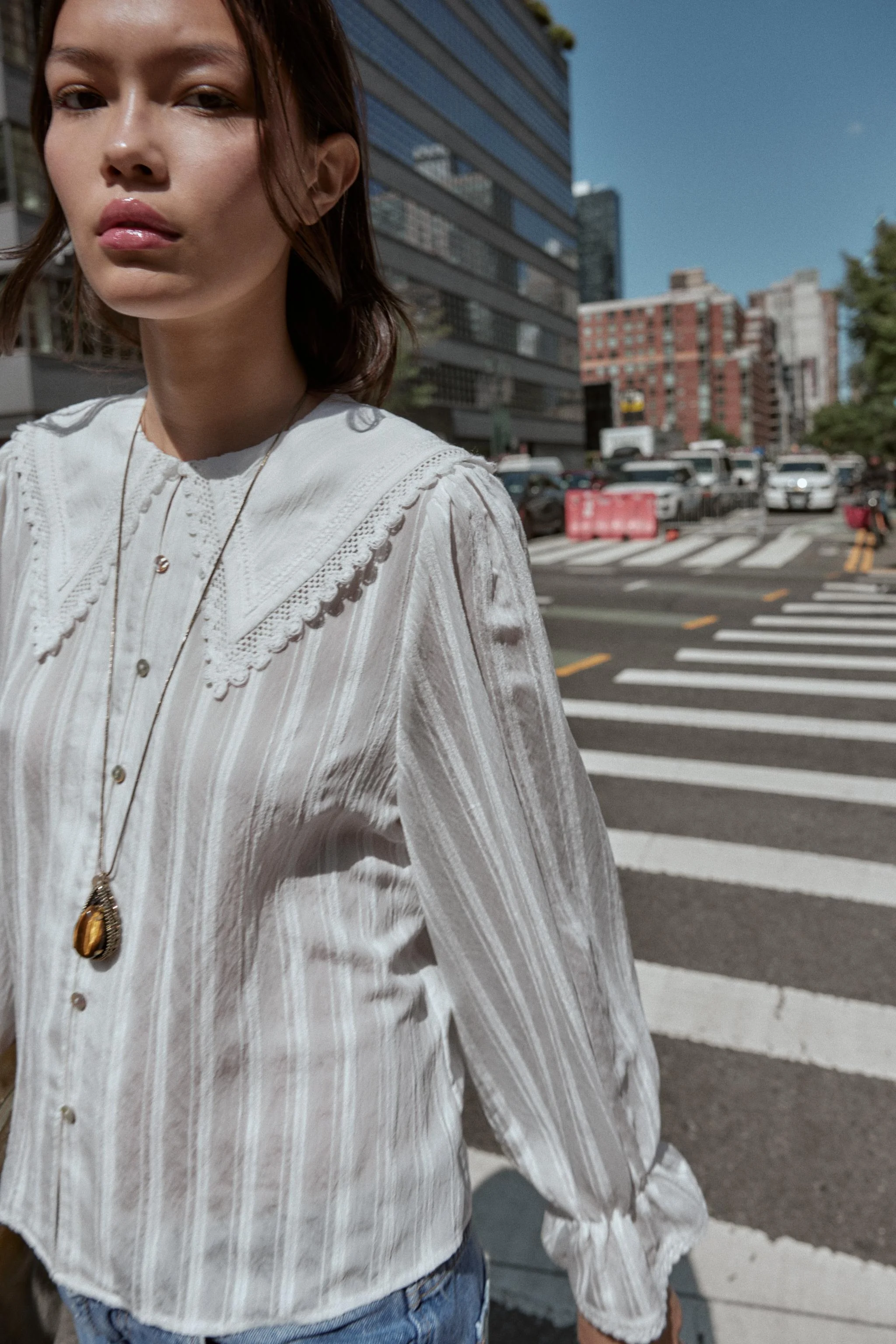 پیراهن یقه پیتر پن با تزیینات گیپور