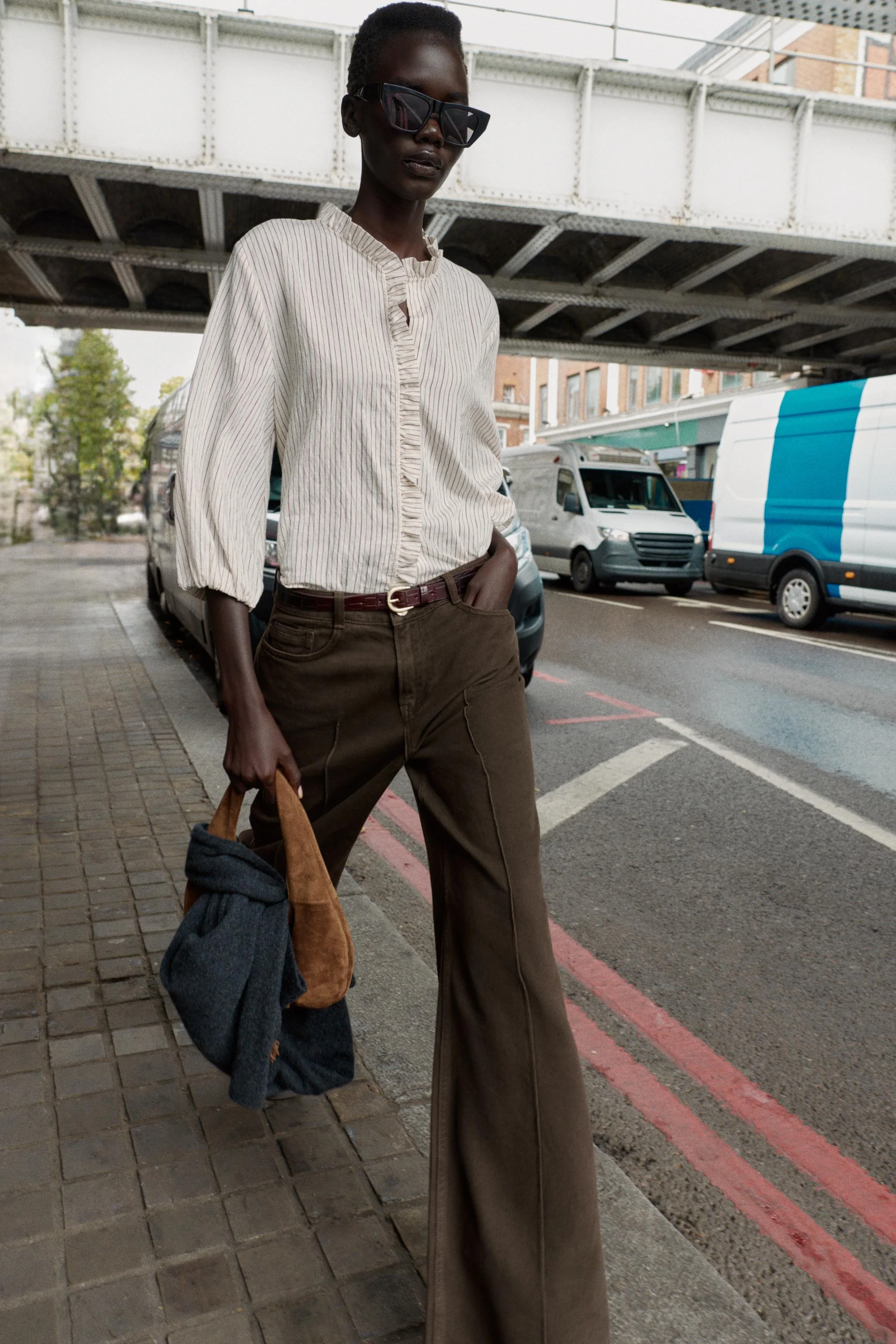 پیراهن راه راه با تزئینات چین دار