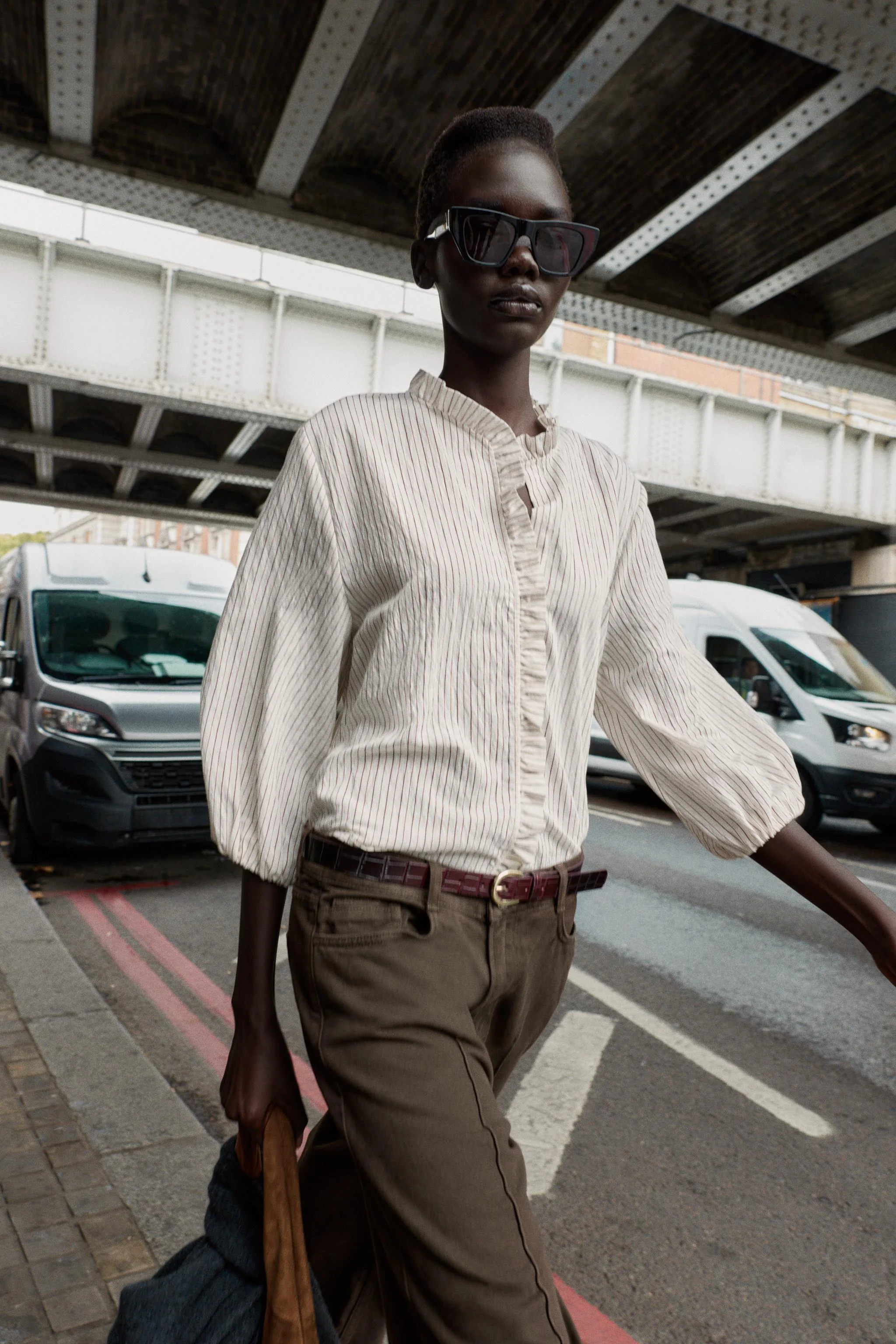 پیراهن راه راه با تزئینات چین دار