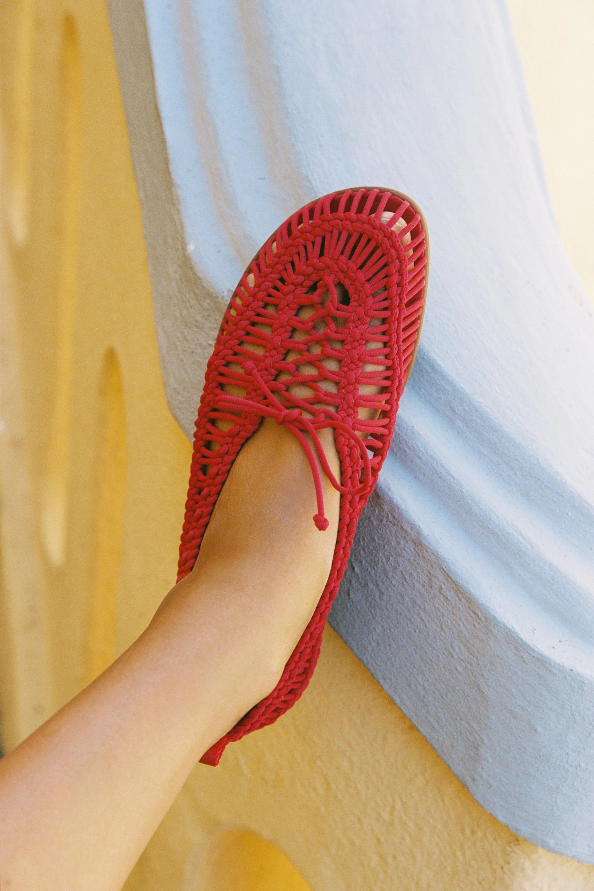 کفش های بافتنی با بند کفش های بافتنی با بند